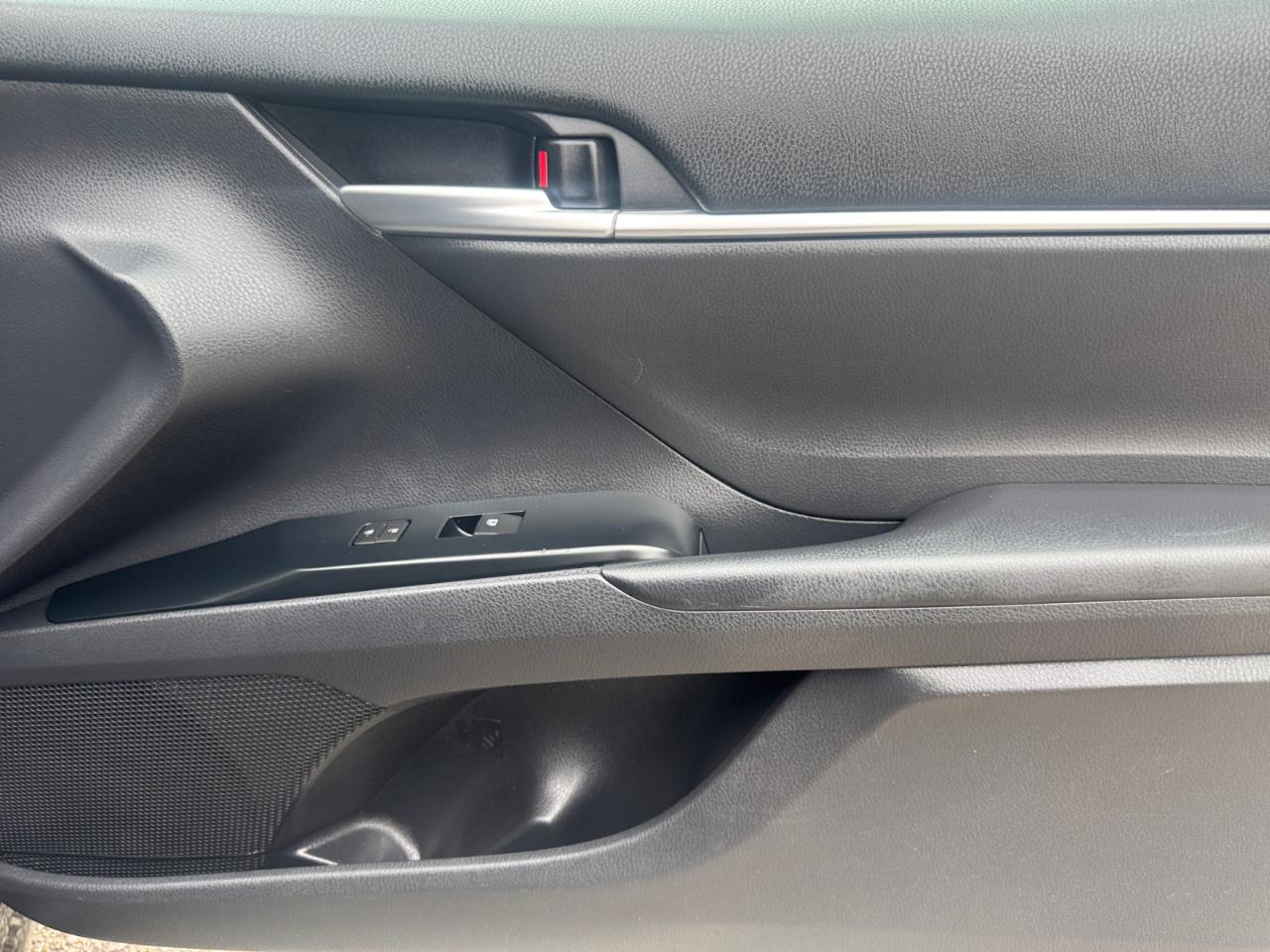Toyota Camry LE Auto (Natl) 2019