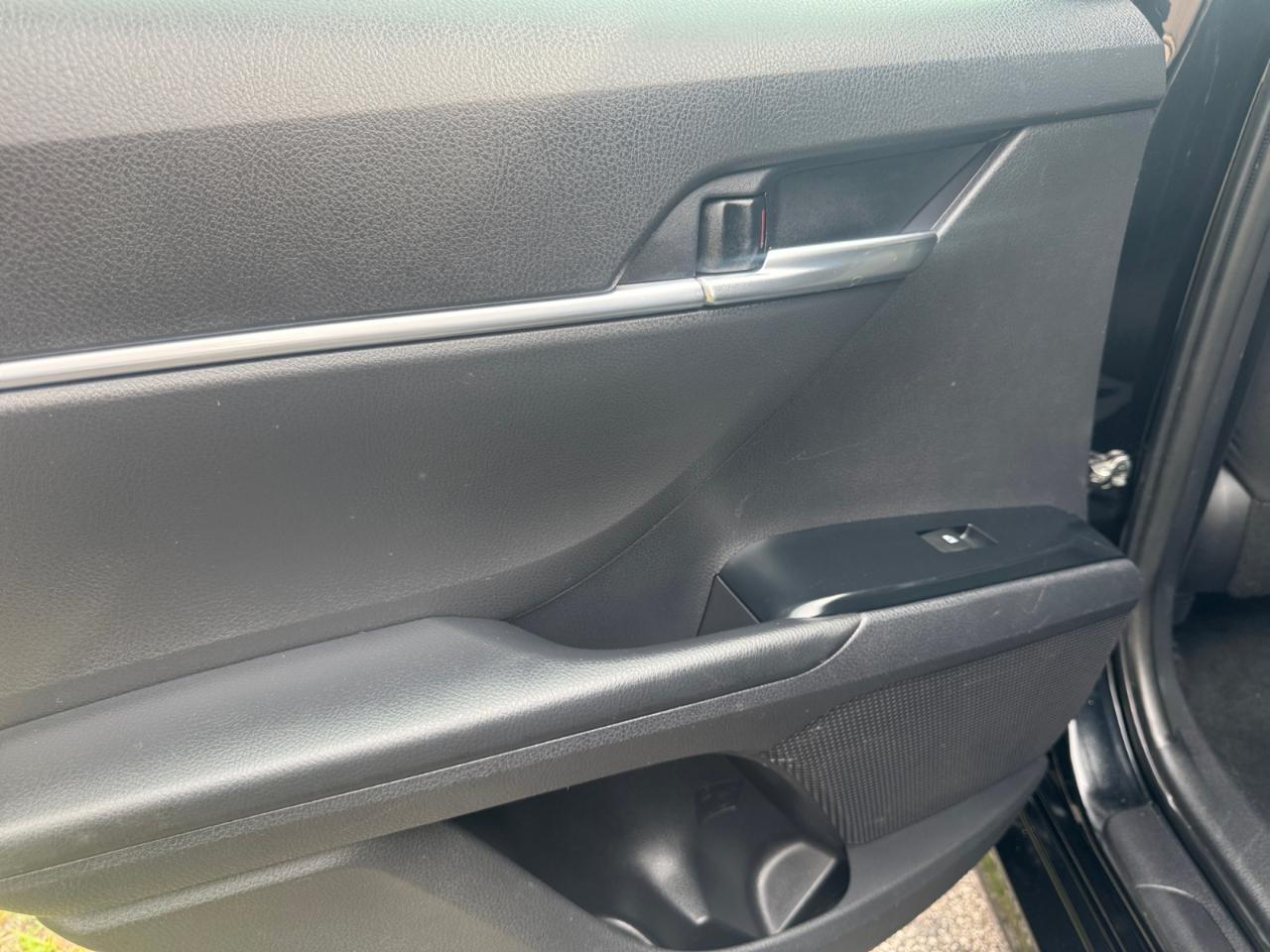 Toyota Camry LE Auto (Natl) 2019