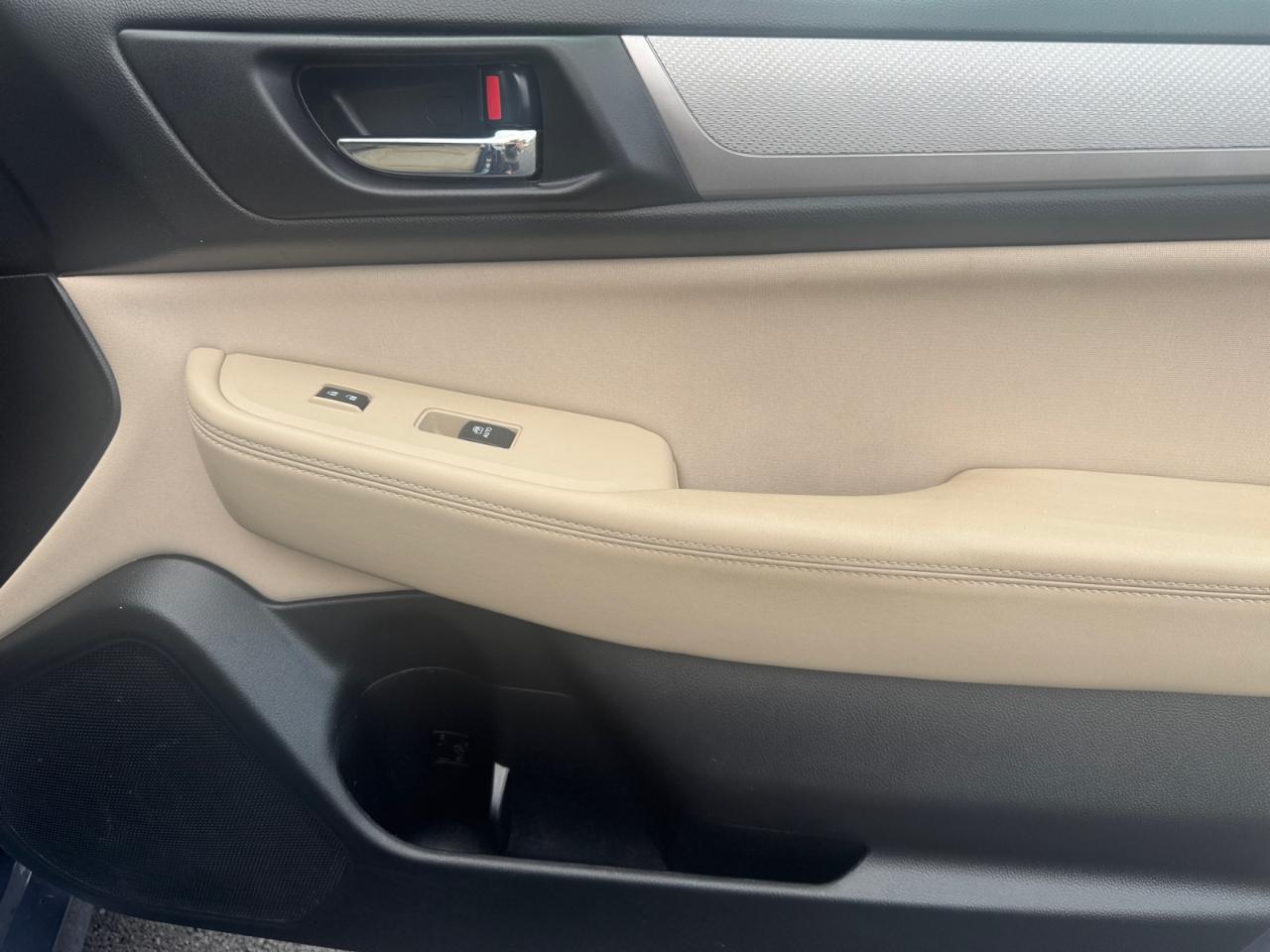 Subaru Legacy 4dr Sdn 2.5i Premium PZEV 2015