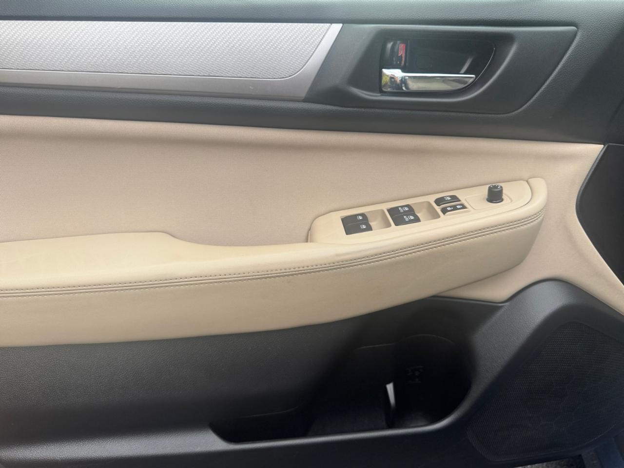 Subaru Legacy 4dr Sdn 2.5i Premium PZEV 2015