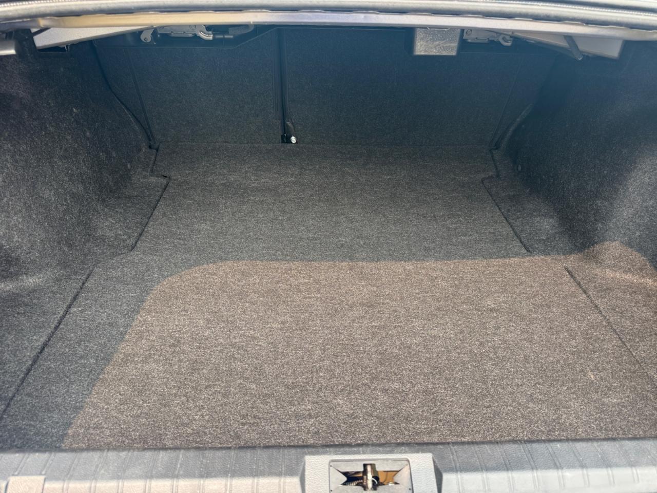 Subaru Legacy 4dr Sdn 2.5i Premium PZEV 2015