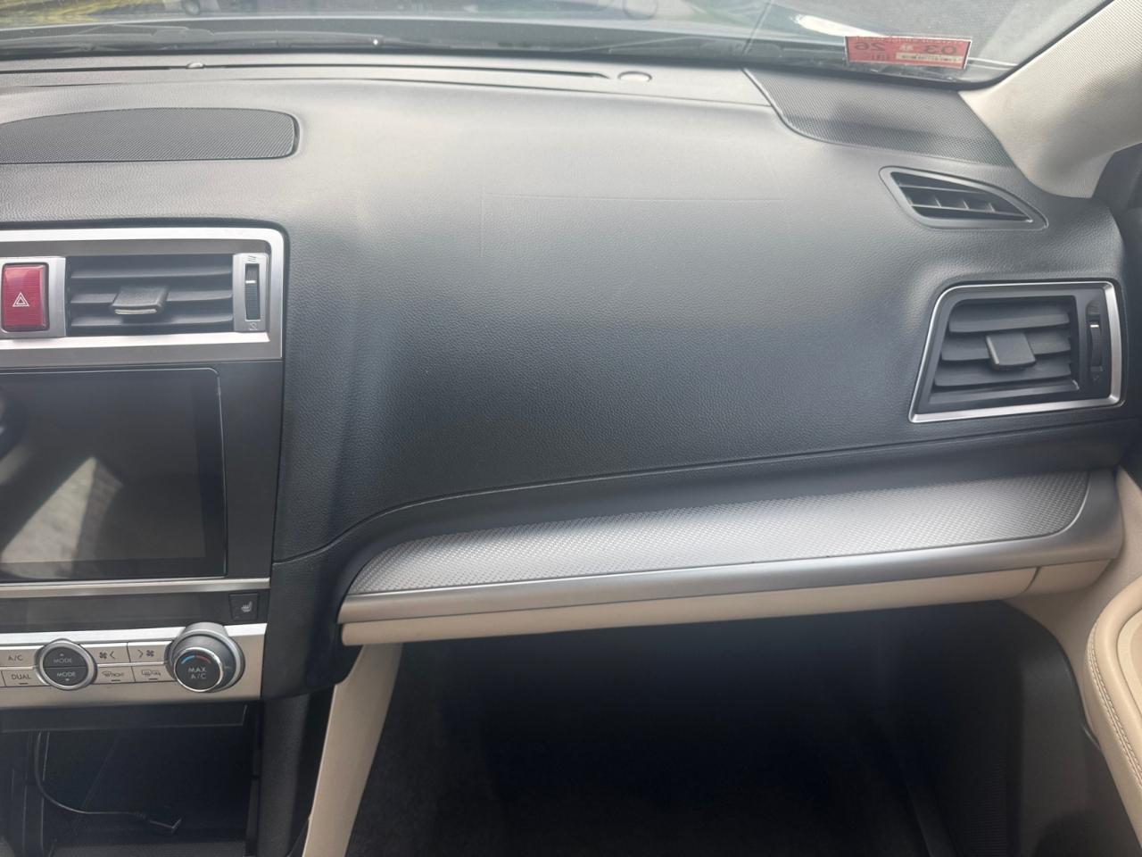 Subaru Legacy 4dr Sdn 2.5i Premium PZEV 2015