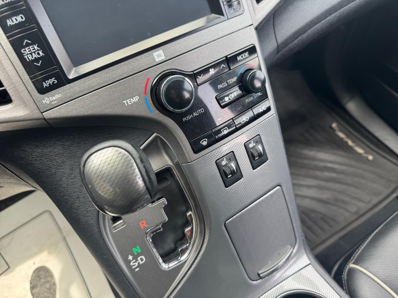 Toyota Venza 4dr Wgn V6 AWD XLE (Natl) 2014