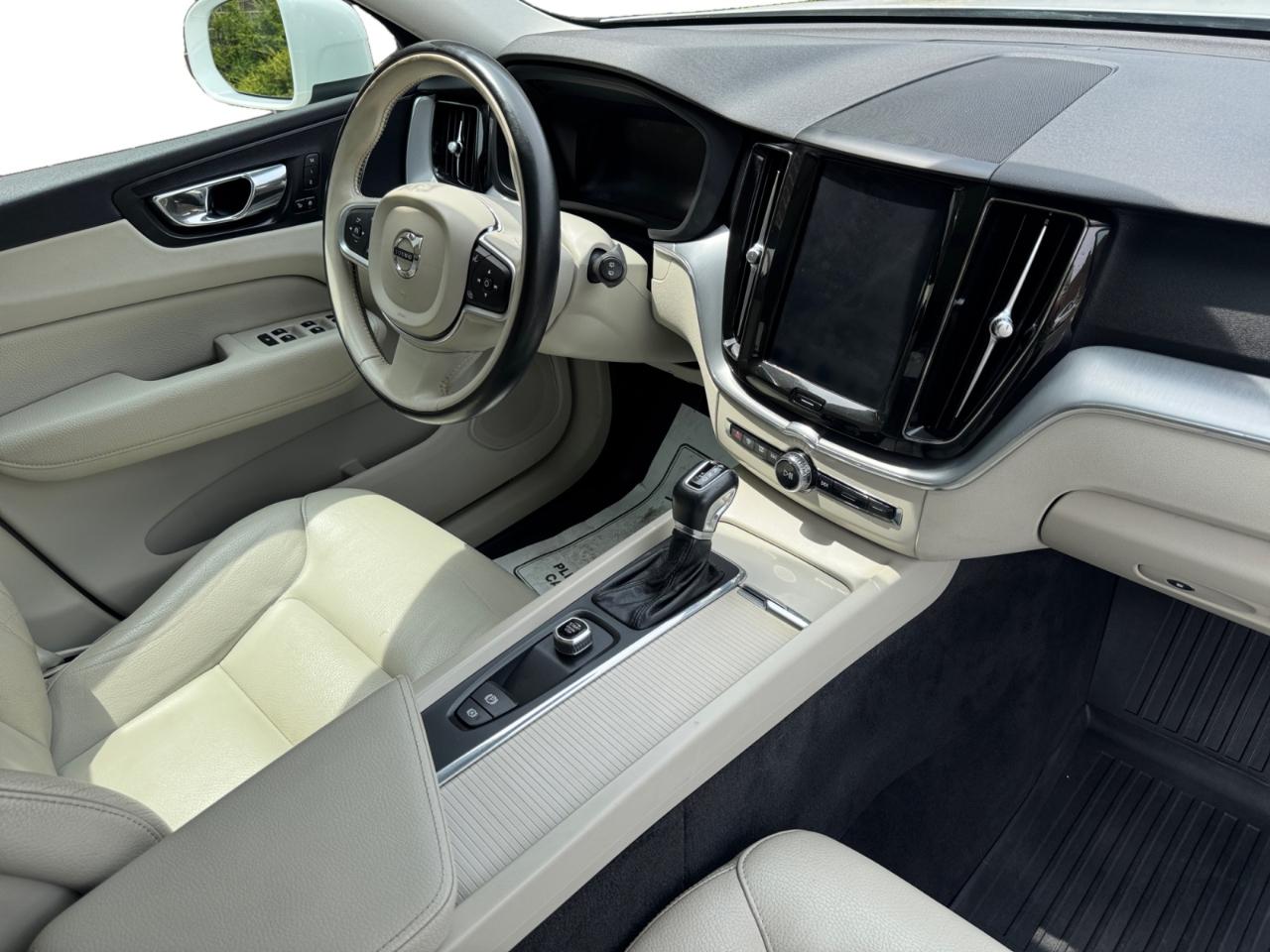 Volvo XC60 T6 AWD Momentum 2018