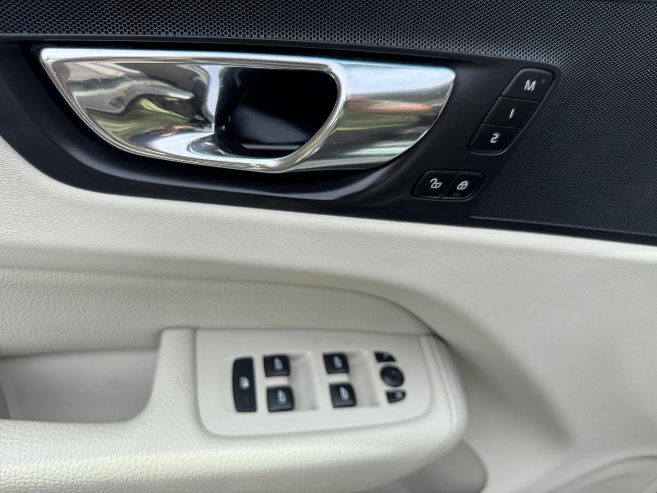 Volvo XC60 T6 AWD Momentum 2018
