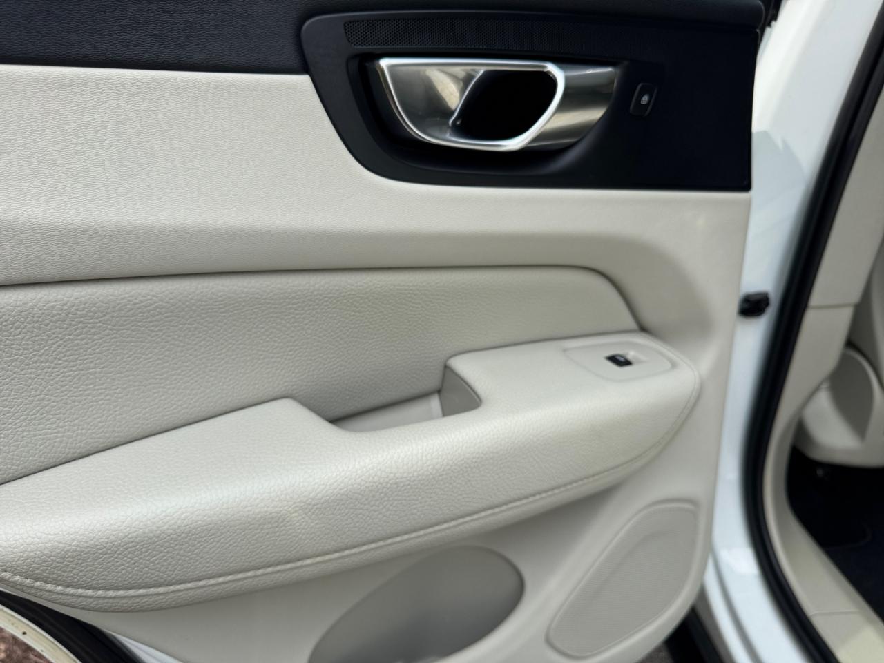 Volvo XC60 T6 AWD Momentum 2018