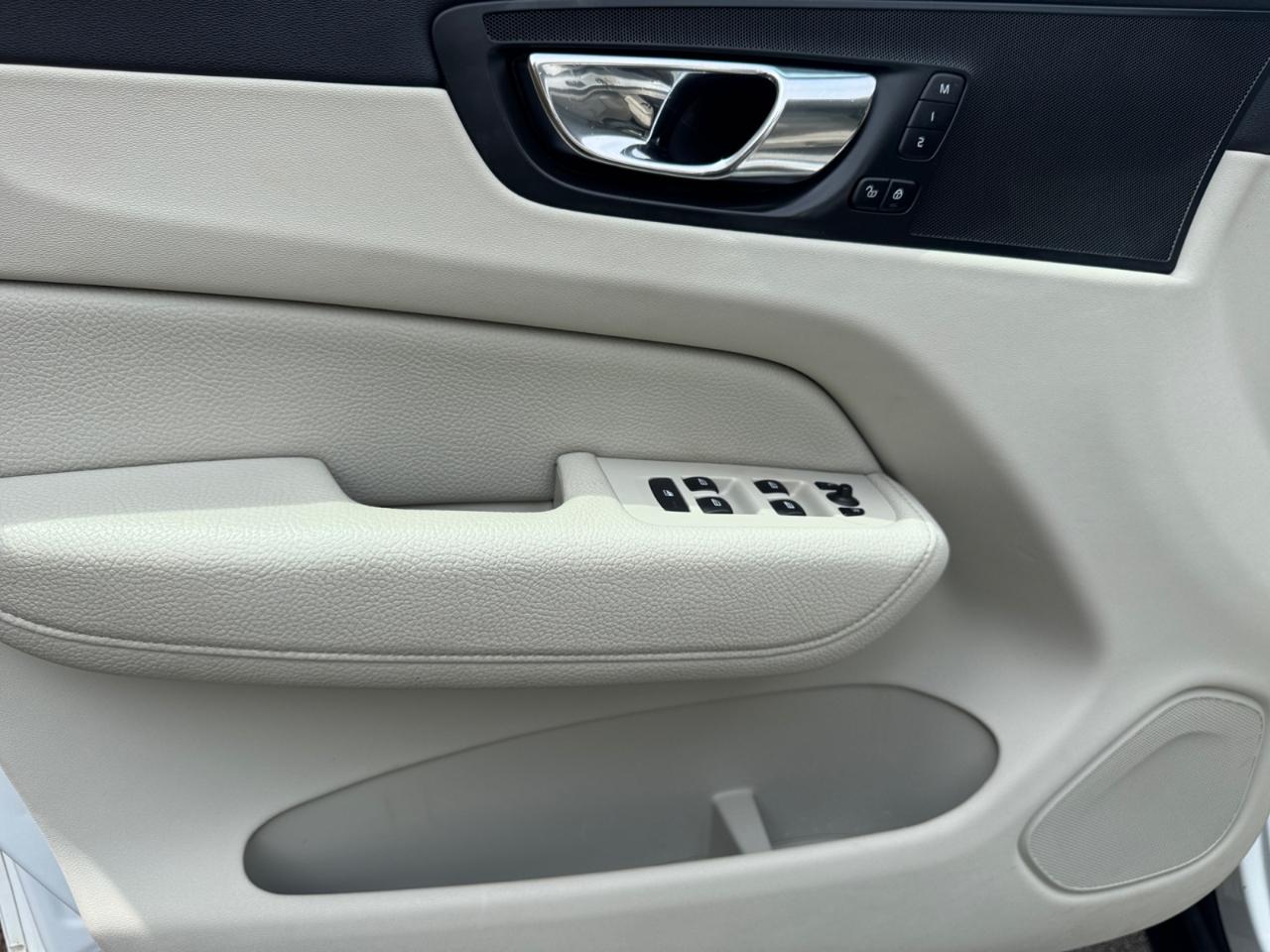 Volvo XC60 T6 AWD Momentum 2018