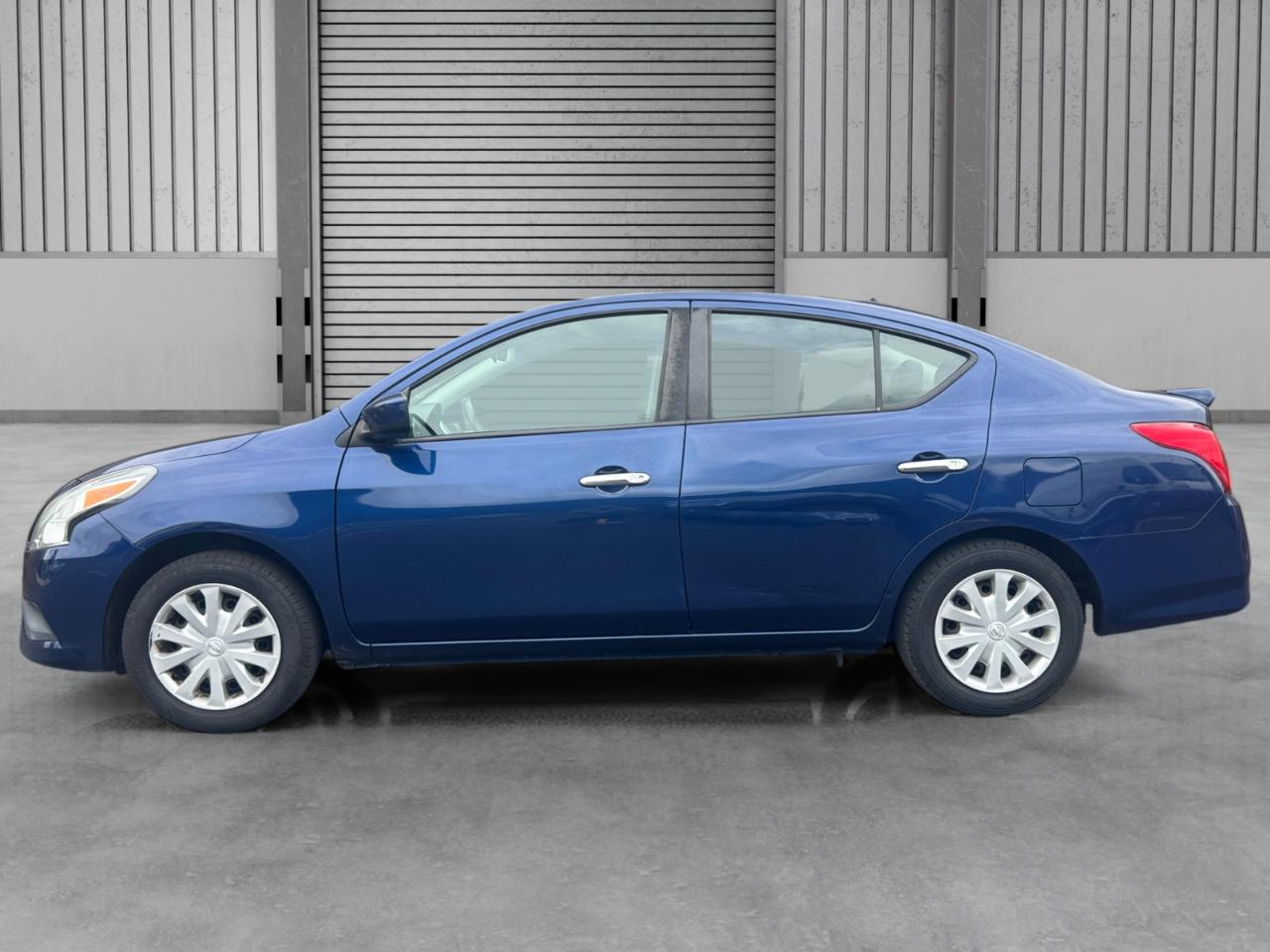 Nissan Versa Sedan SV CVT 2019