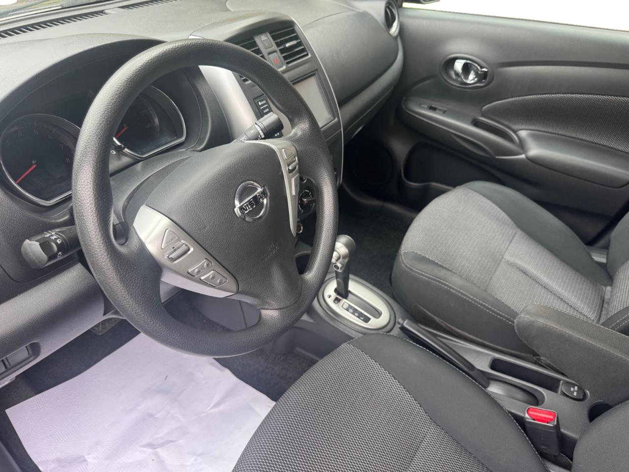 Nissan Versa Sedan SV CVT 2019