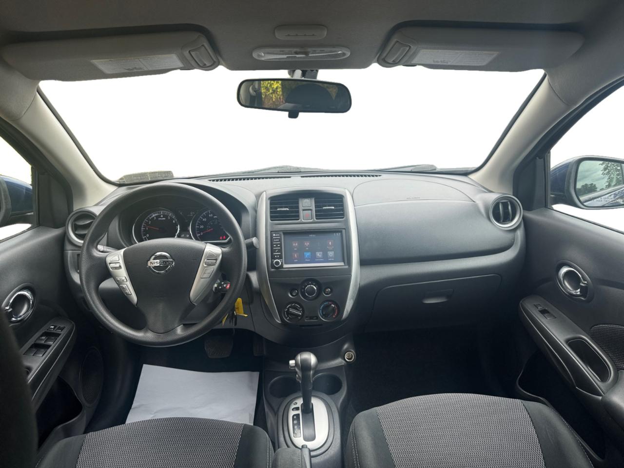 Nissan Versa Sedan SV CVT 2019