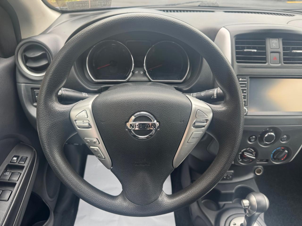 Nissan Versa Sedan SV CVT 2019