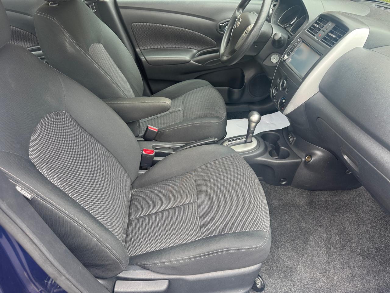 Nissan Versa Sedan SV CVT 2019