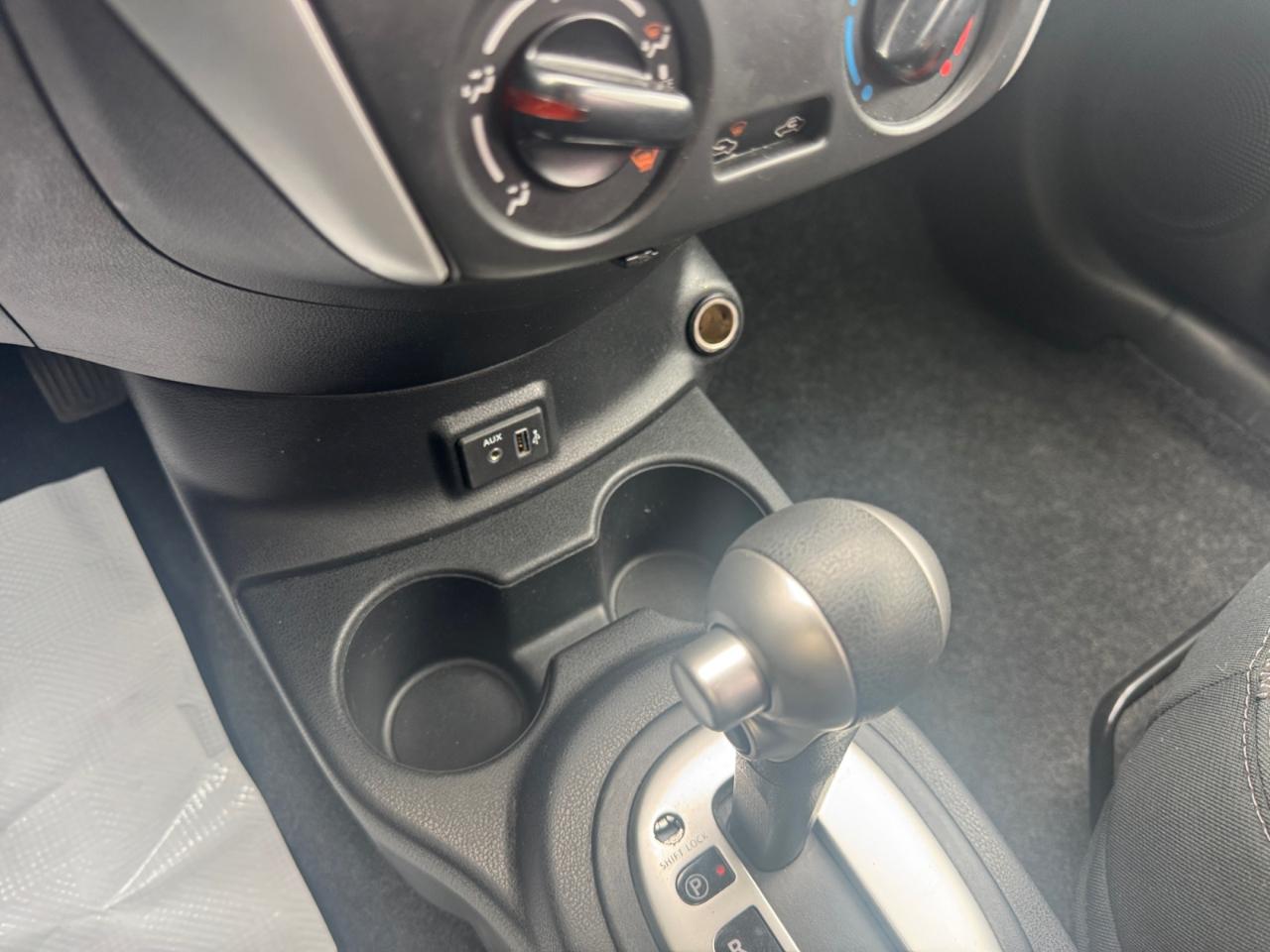 Nissan Versa Sedan SV CVT 2019