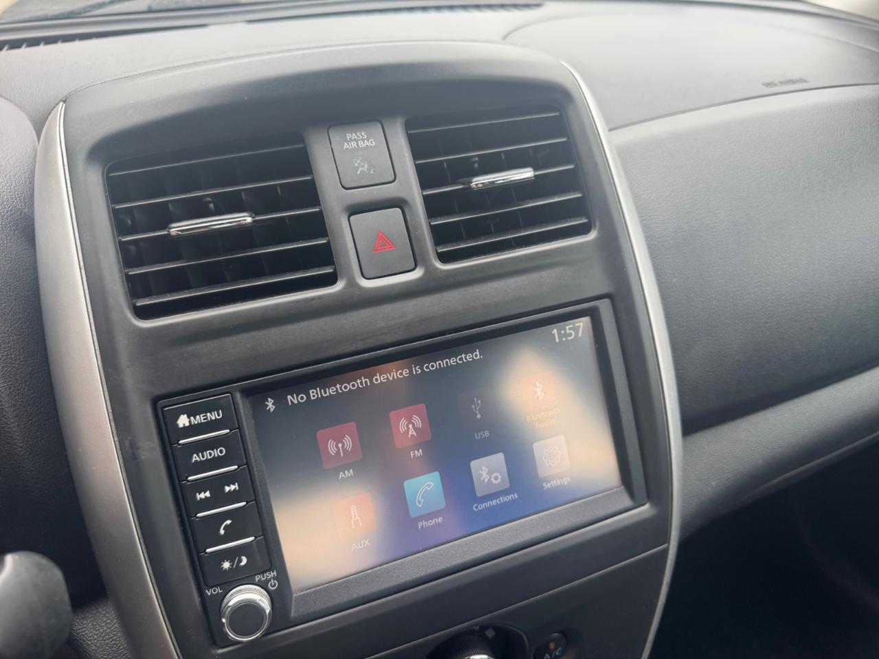 Nissan Versa Sedan SV CVT 2019