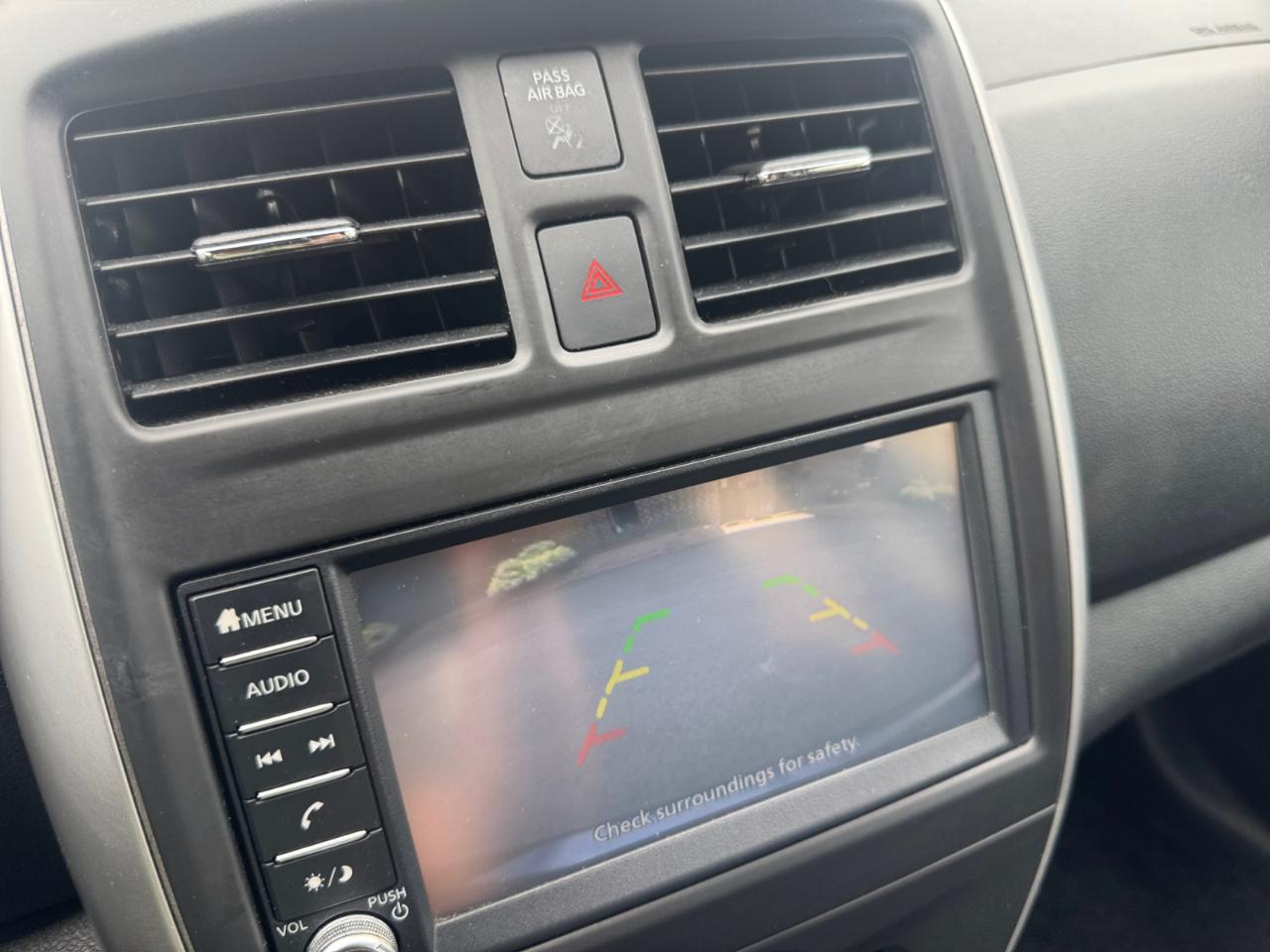 Nissan Versa Sedan SV CVT 2019