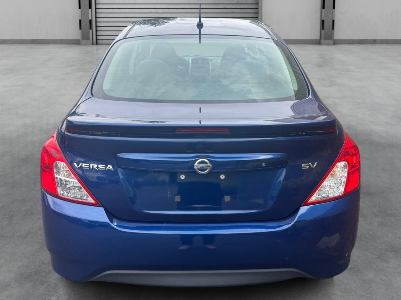 Nissan Versa Sedan SV CVT 2019