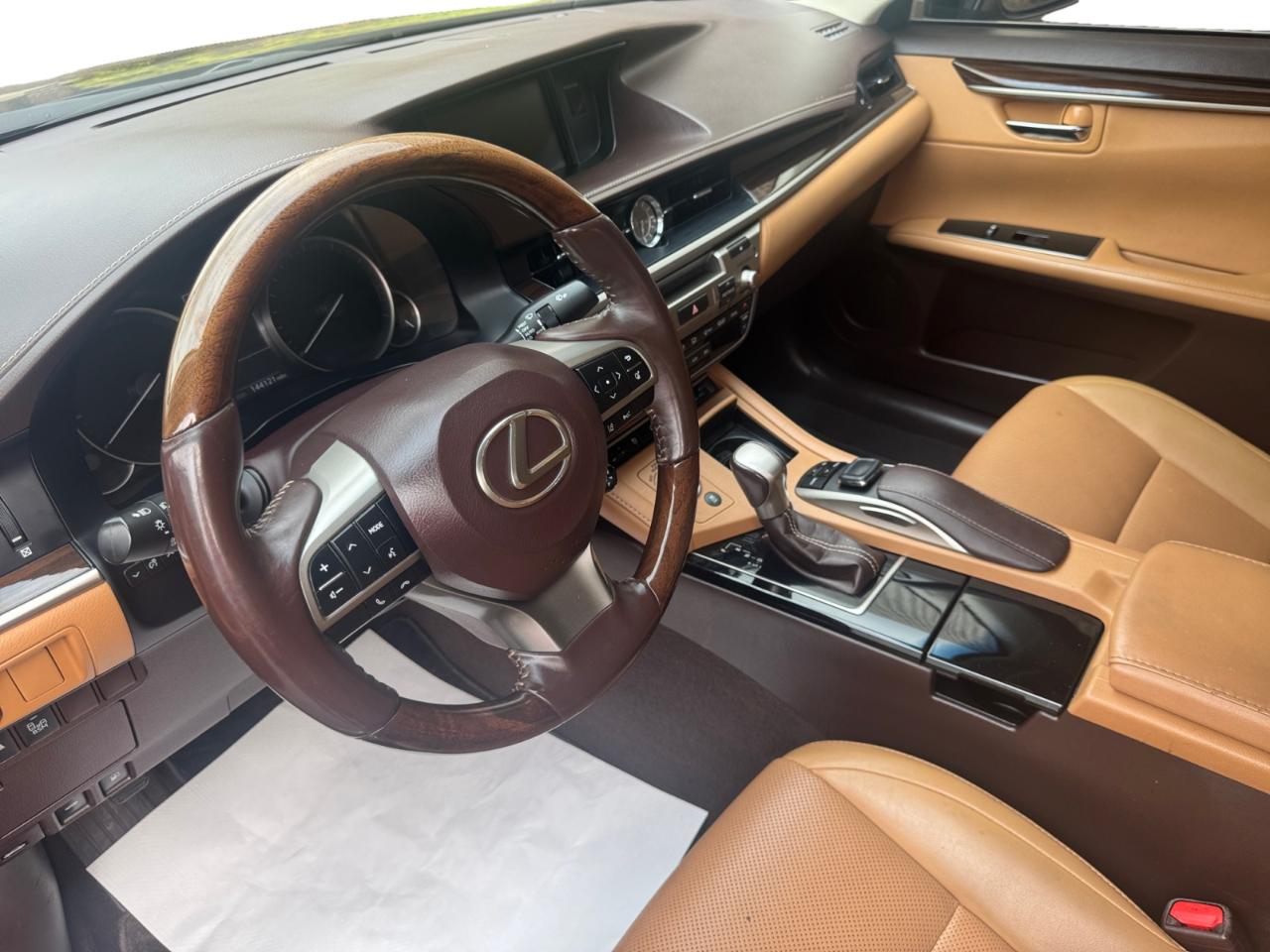 Lexus ES ES 350 FWD 2017