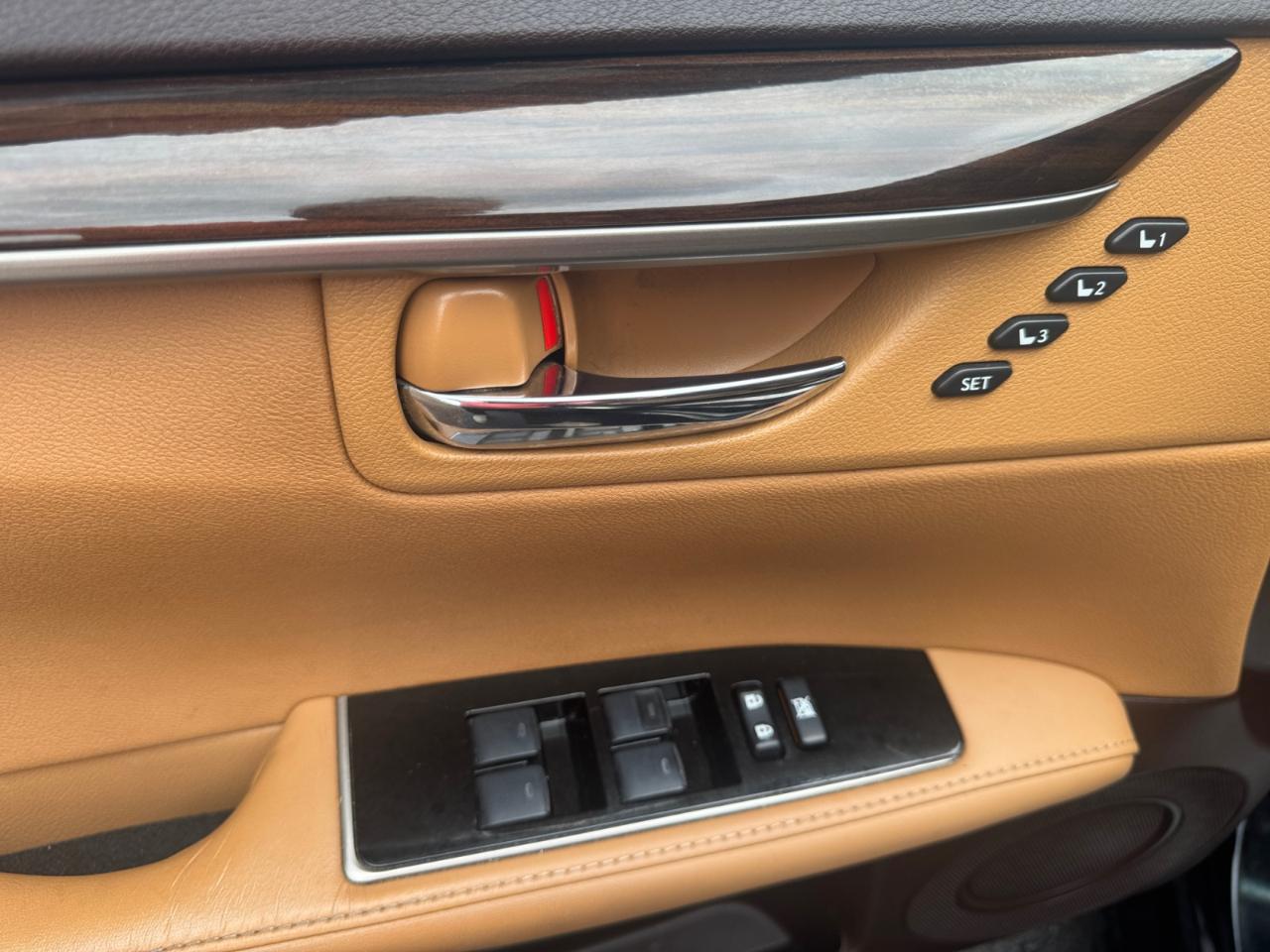 Lexus ES ES 350 FWD 2017