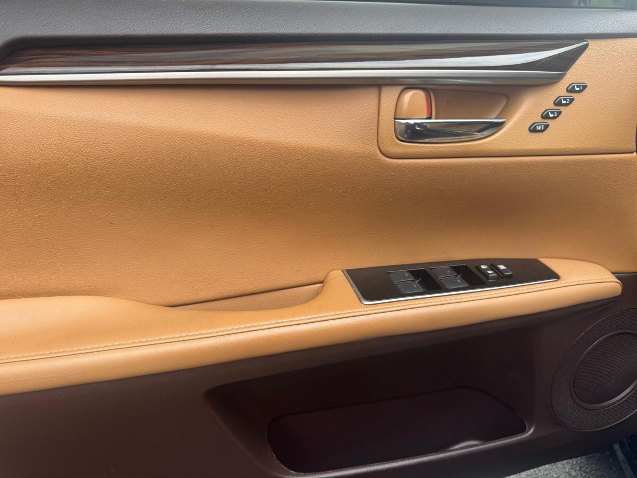 Lexus ES ES 350 FWD 2017