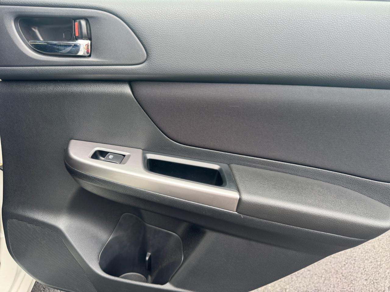 Subaru Impreza Sedan 4dr CVT 2.0i Premium 2016