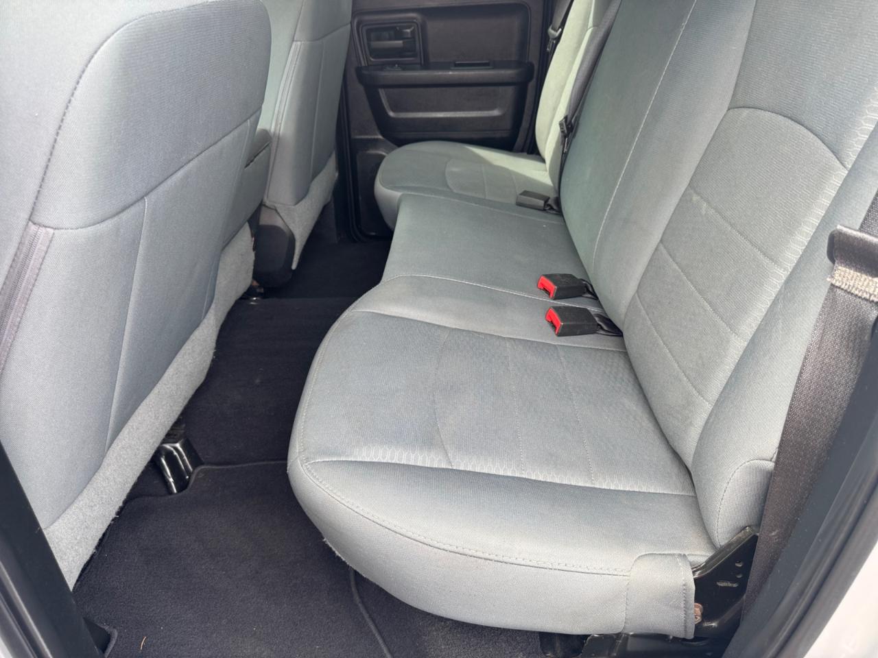 RAM 1500 Express 4x4 Quad Cab 6'4" Box 2017