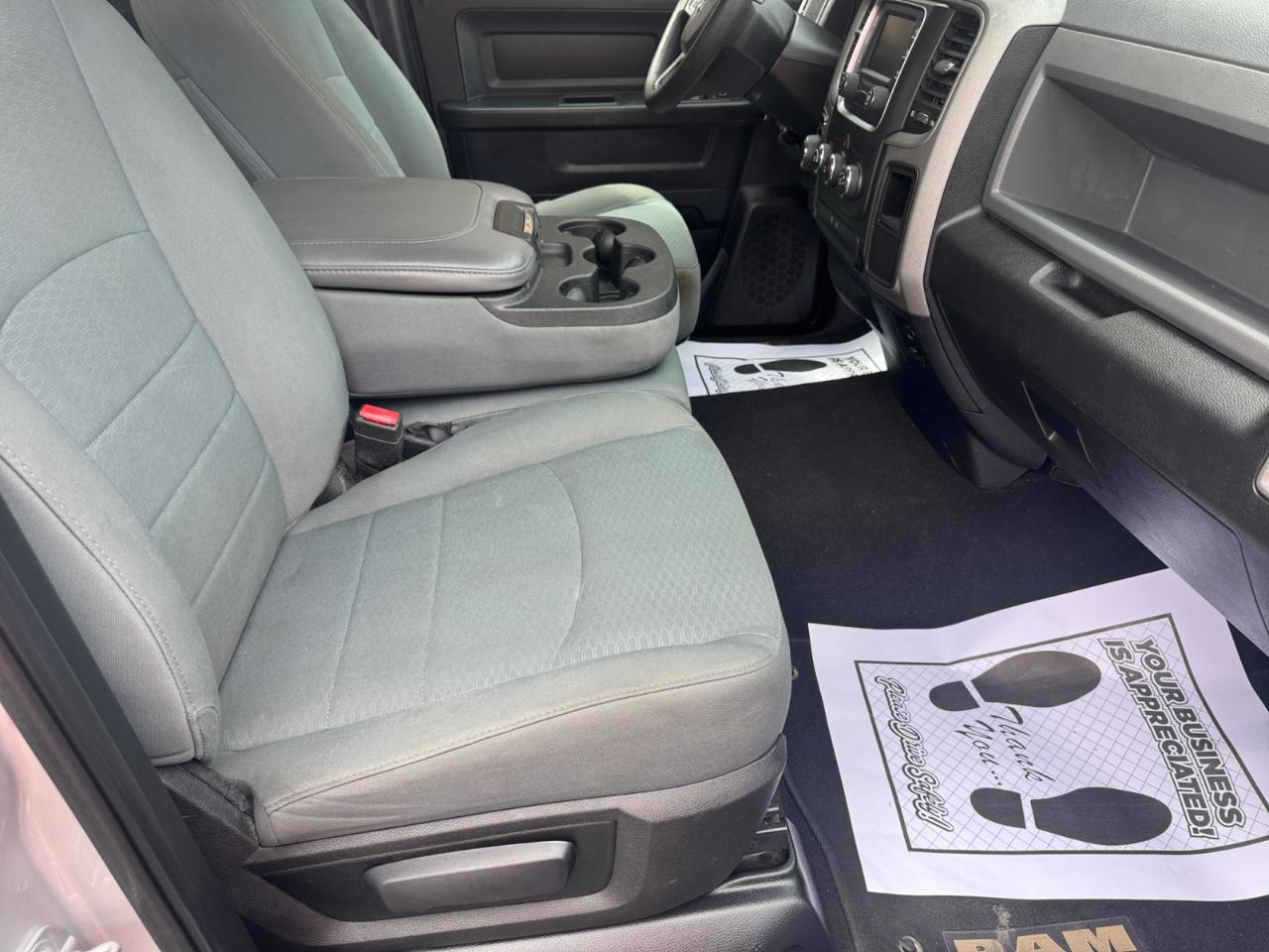 RAM 1500 Express 4x4 Quad Cab 6'4" Box 2017