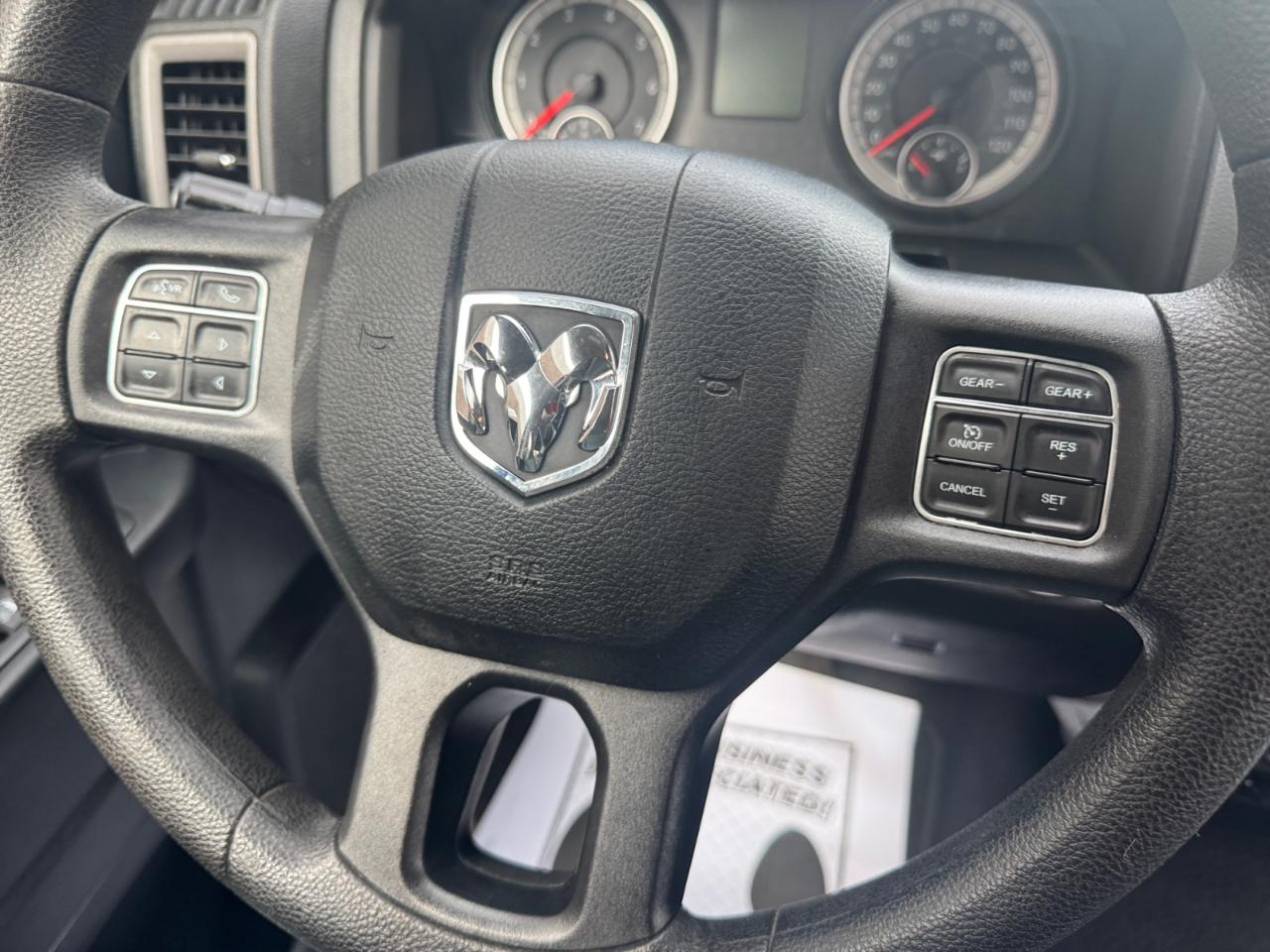 RAM 1500 Express 4x4 Quad Cab 6'4" Box 2017
