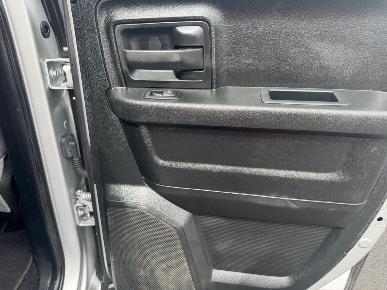 RAM 1500 Express 4x4 Quad Cab 6'4" Box 2017