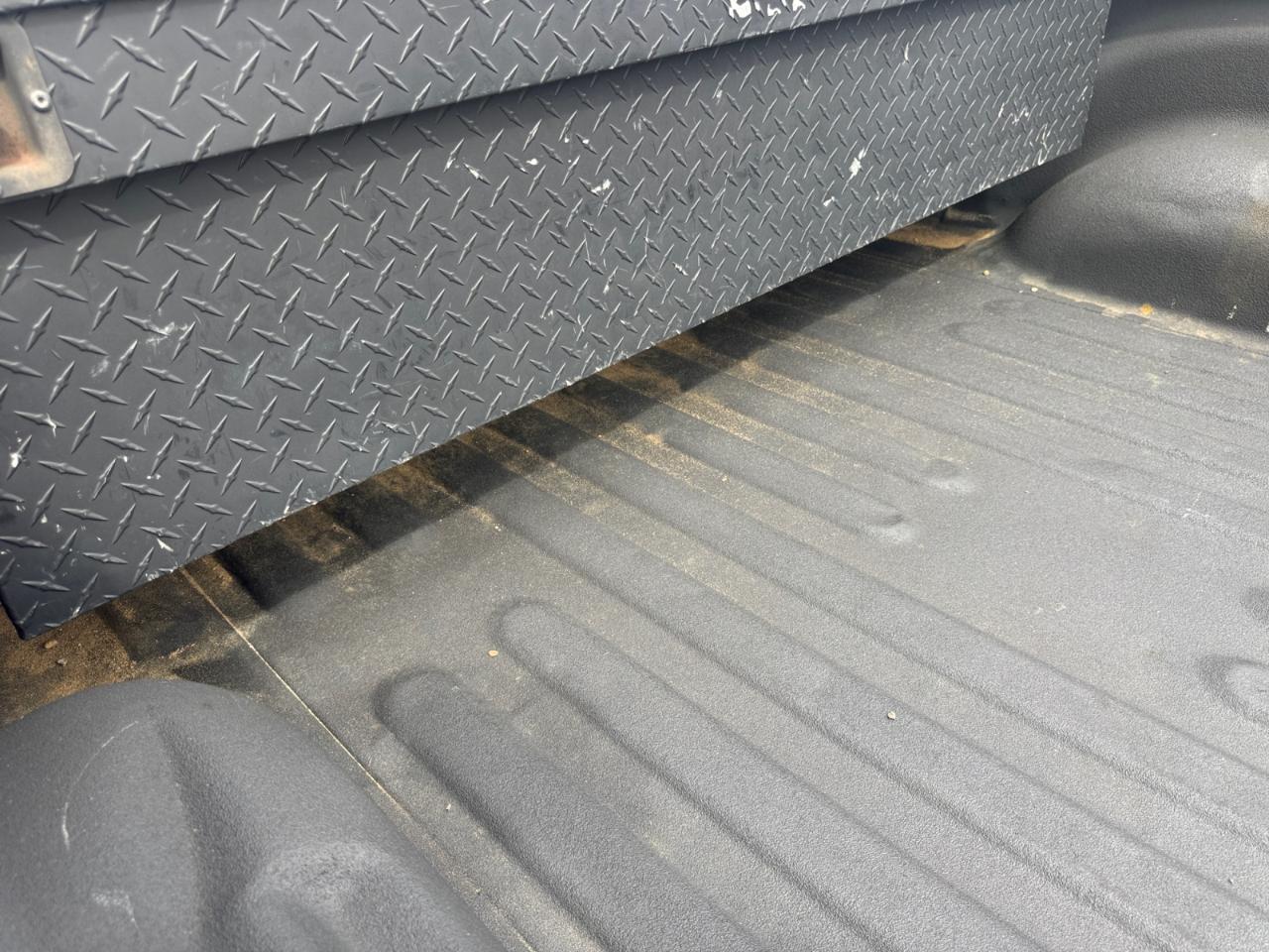 RAM 1500 Express 4x4 Quad Cab 6'4" Box 2017