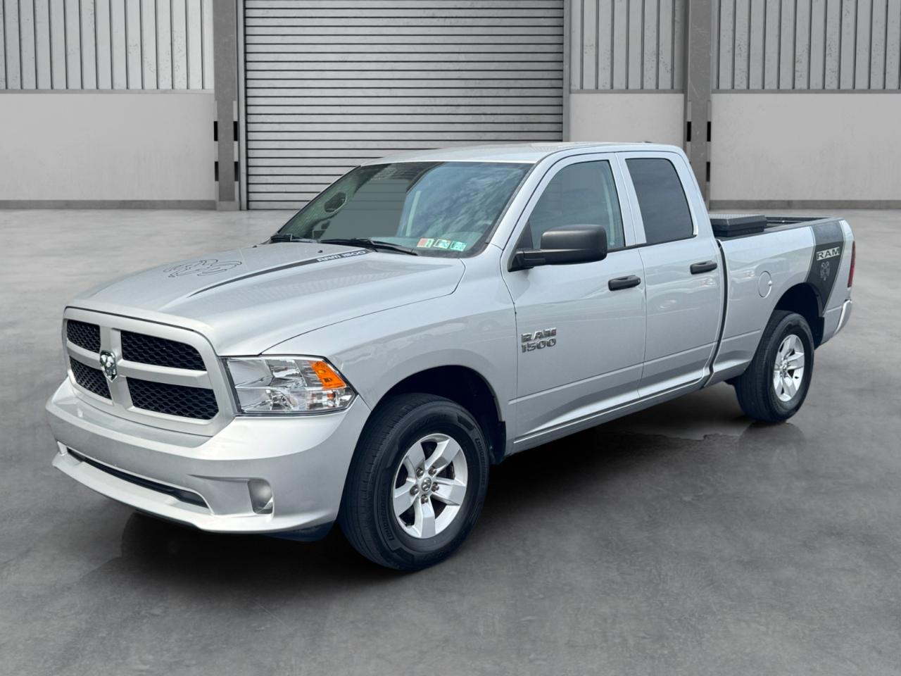 RAM 1500 Express 4x4 Quad Cab 6'4" Box 2017