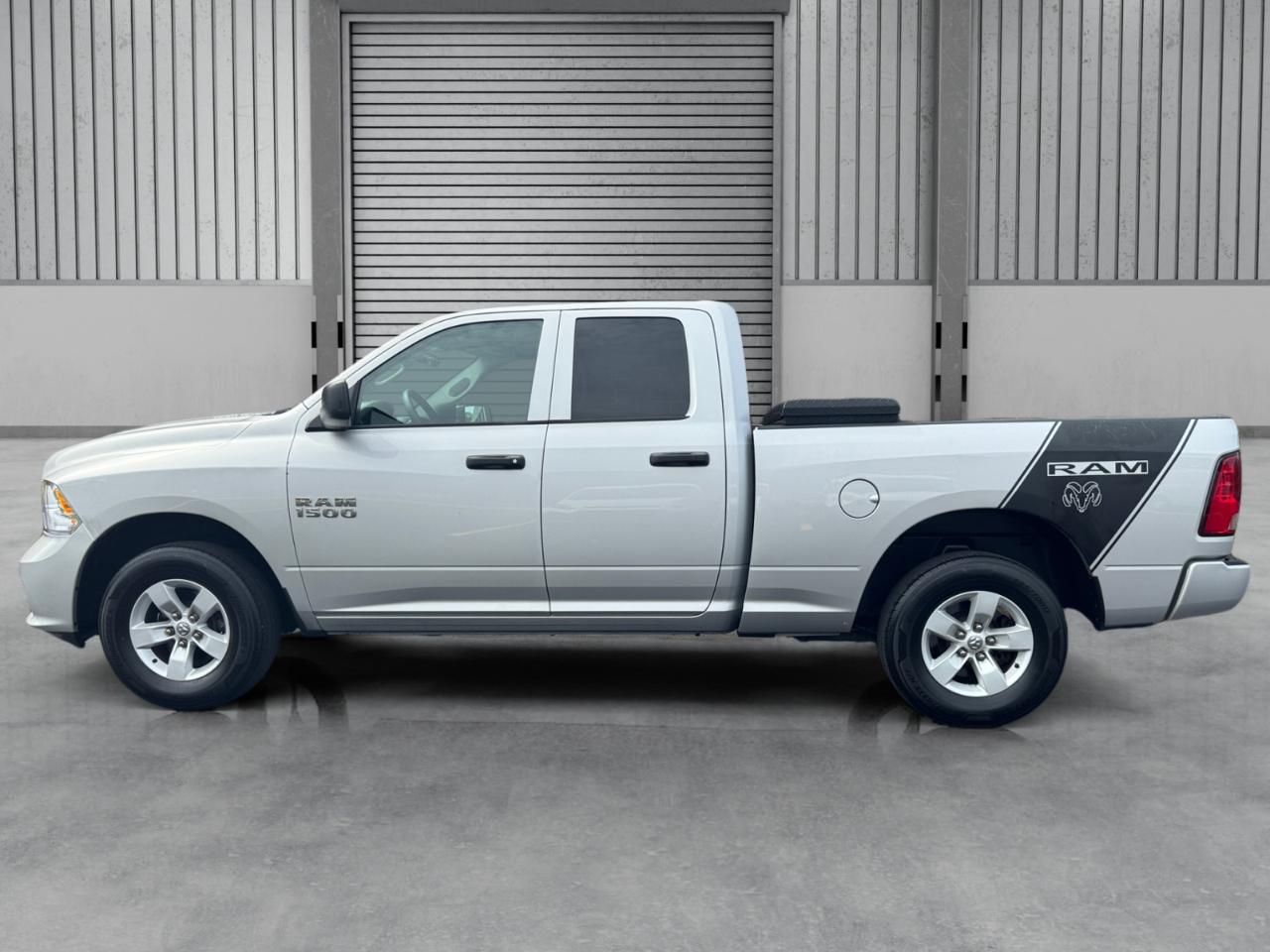 RAM 1500 Express 4x4 Quad Cab 6'4" Box 2017