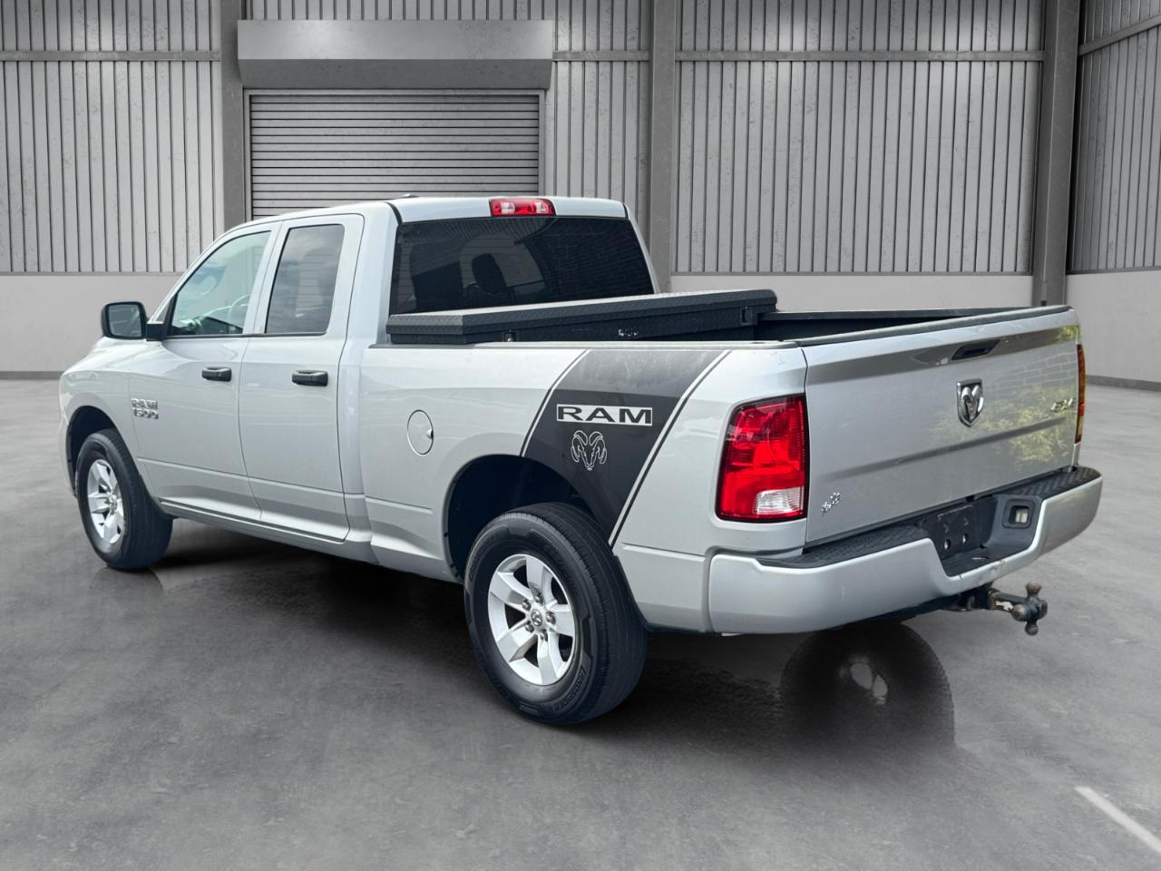RAM 1500 Express 4x4 Quad Cab 6'4" Box 2017
