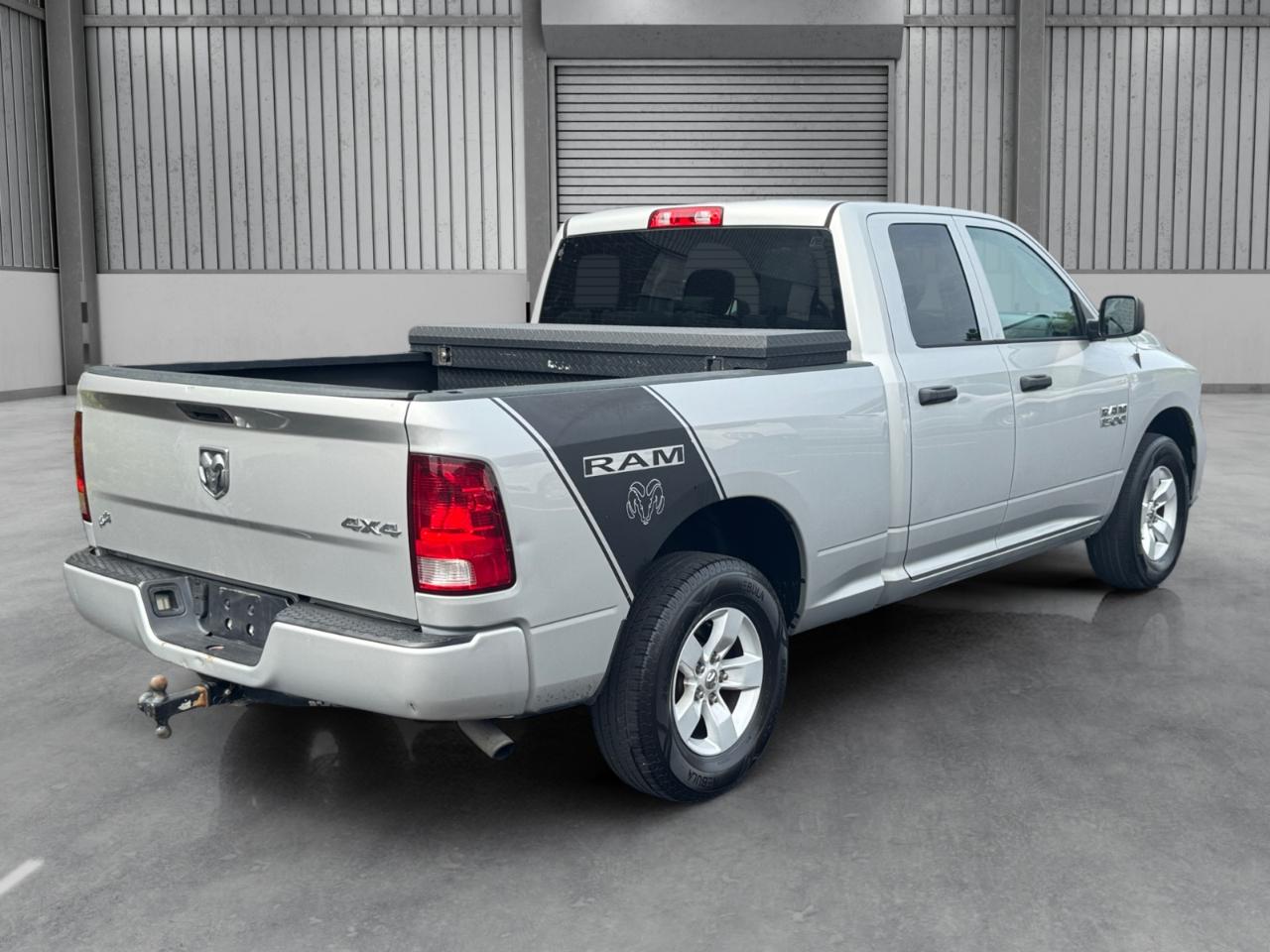 RAM 1500 Express 4x4 Quad Cab 6'4" Box 2017