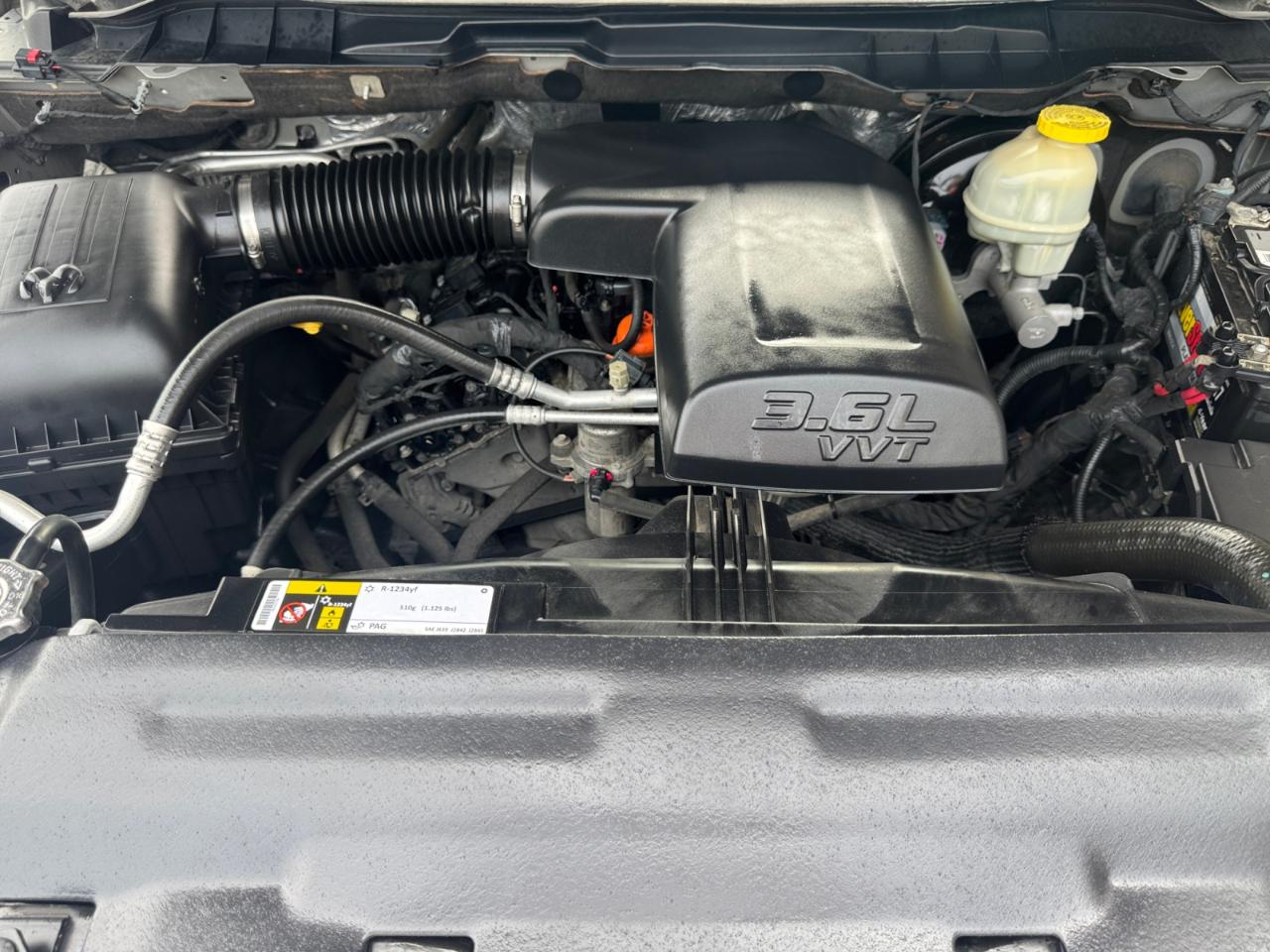 RAM 1500 Express 4x4 Quad Cab 6'4" Box 2017