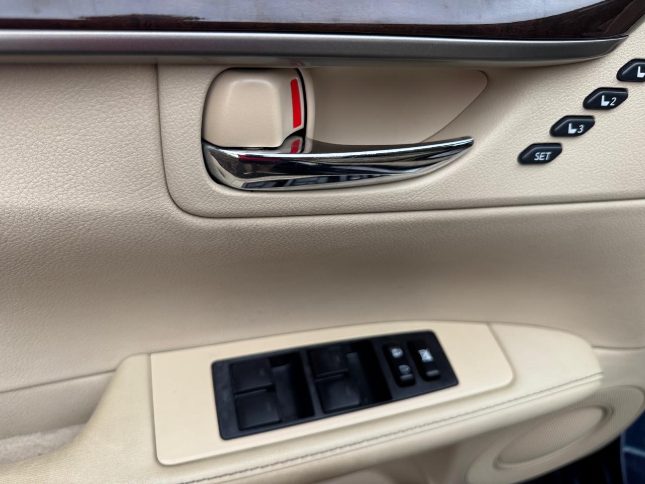 Lexus ES 350 4dr Sdn 2014