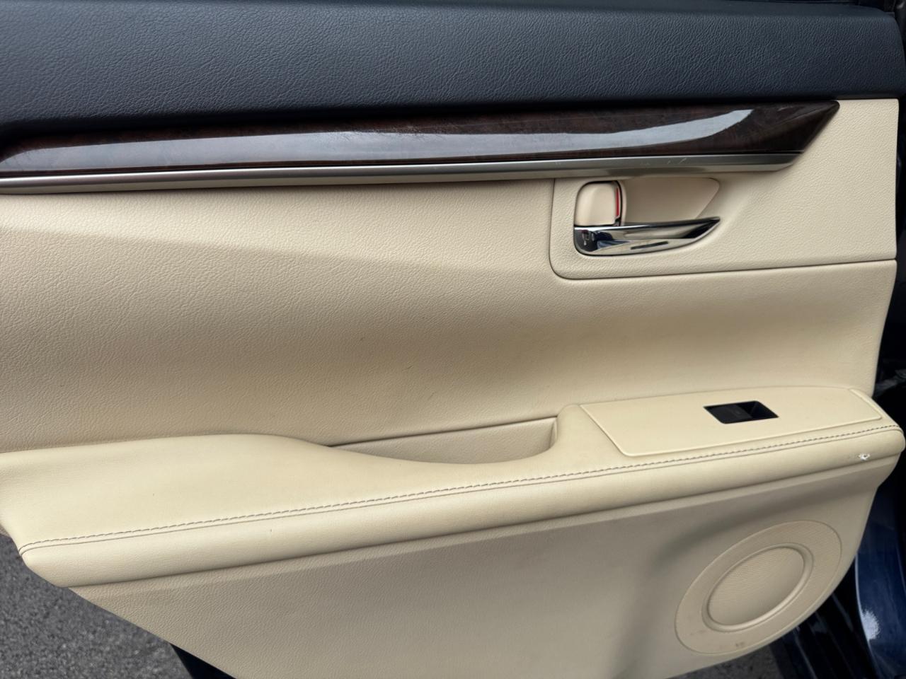 Lexus ES 350 4dr Sdn 2014