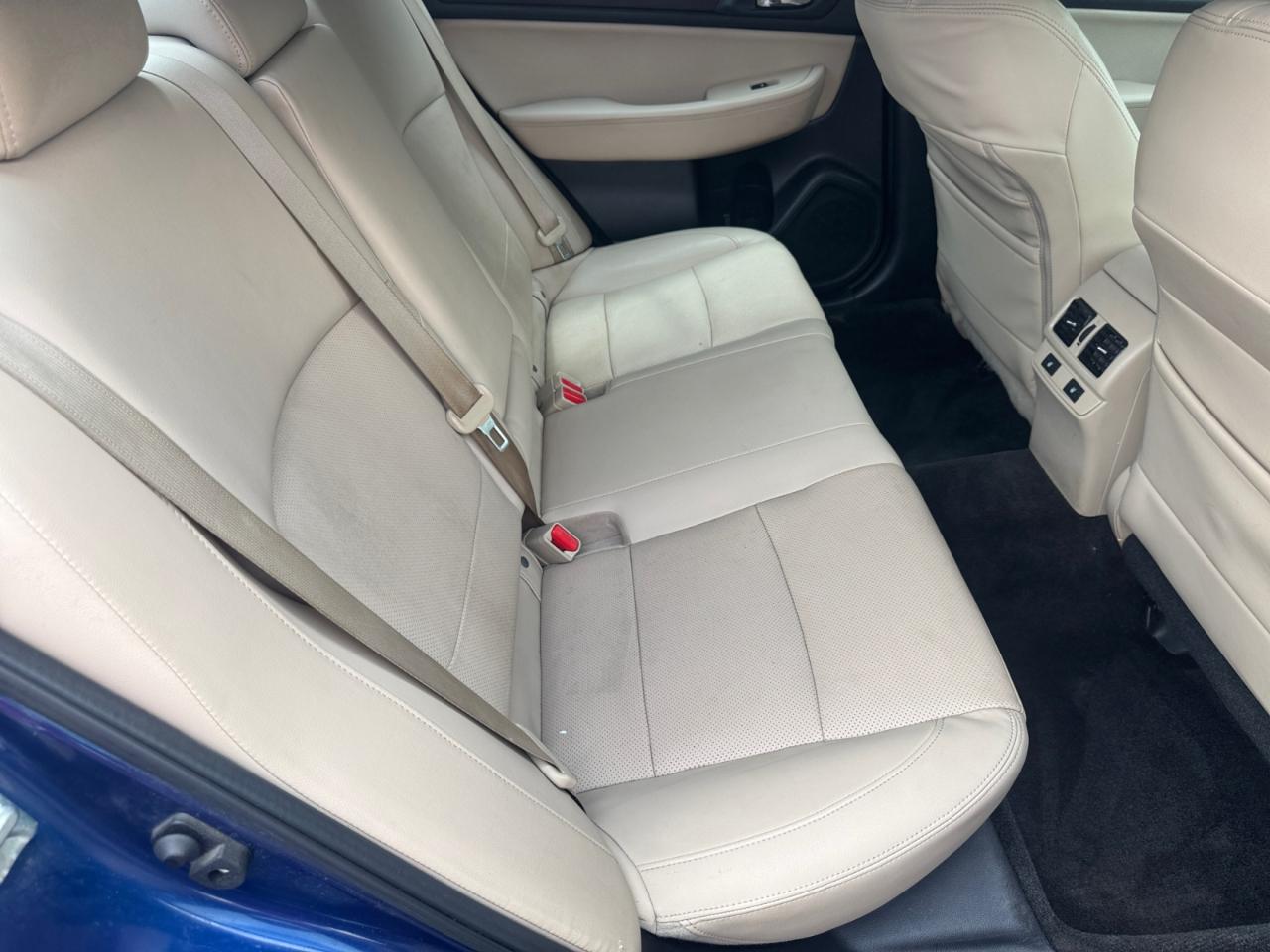 Subaru Legacy 4dr Sdn 2.5i Limited PZEV 2015