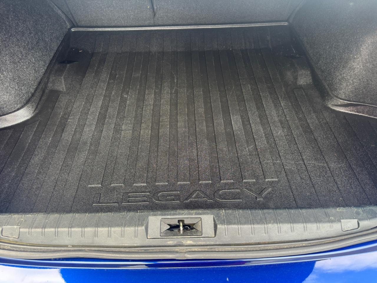 Subaru Legacy 4dr Sdn 2.5i Limited PZEV 2015