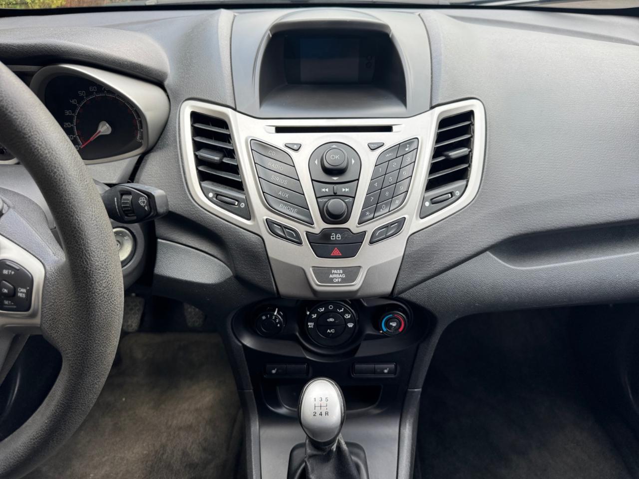 Ford Fiesta 5dr HB SE 2013