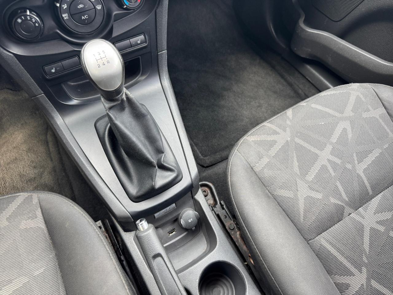 Ford Fiesta 5dr HB SE 2013