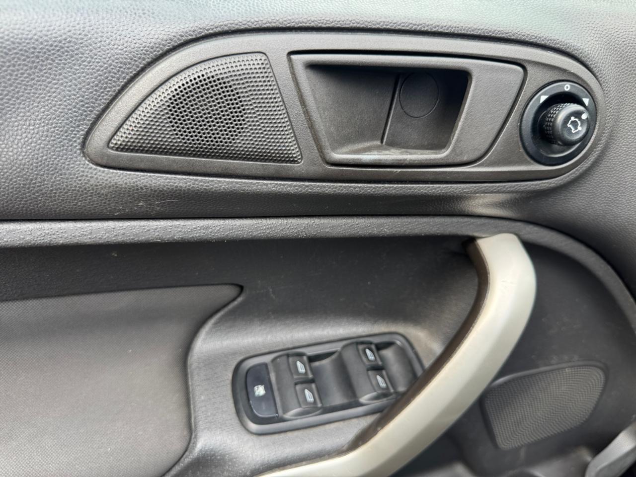 Ford Fiesta 5dr HB SE 2013