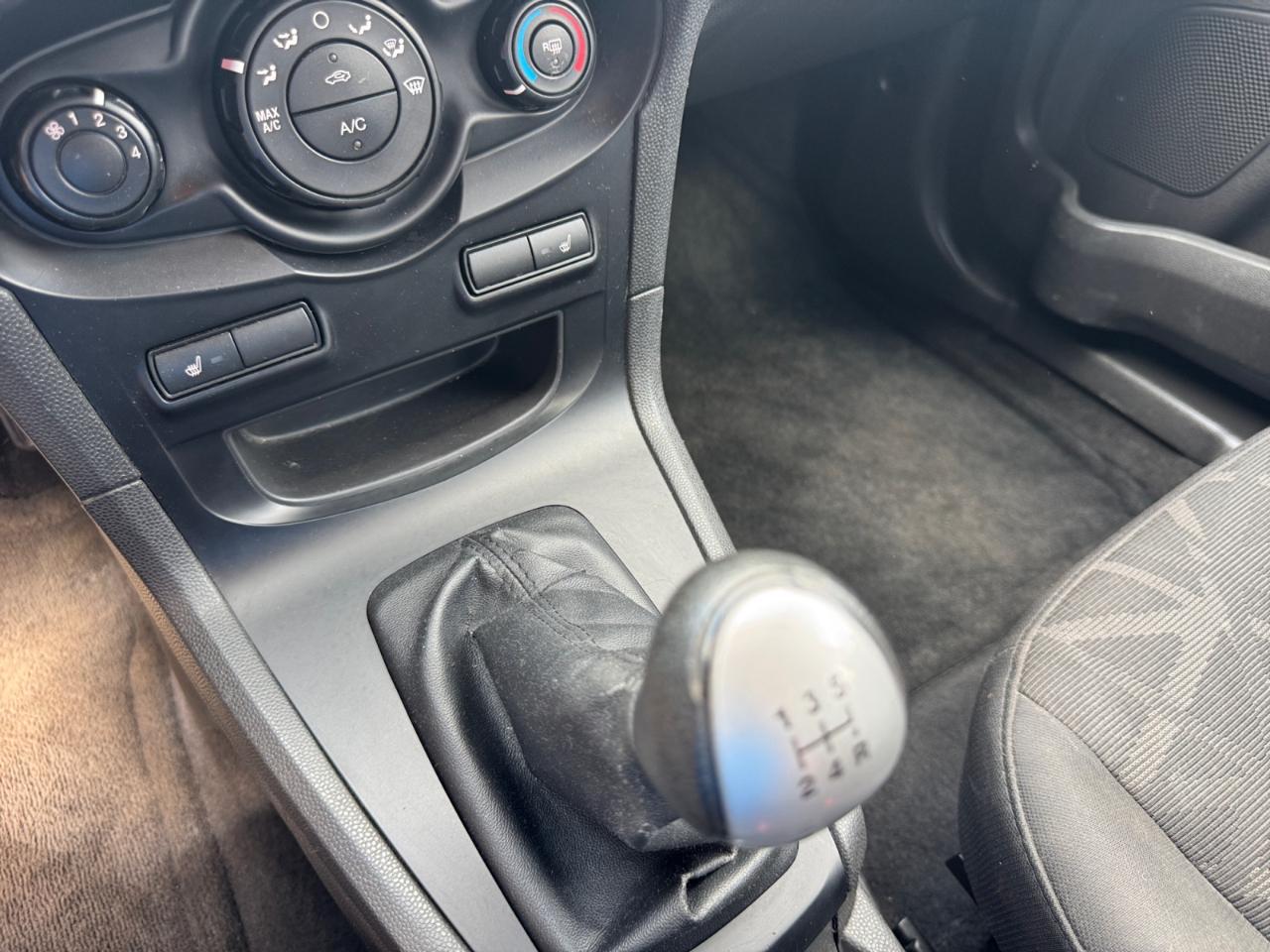 Ford Fiesta 5dr HB SE 2013