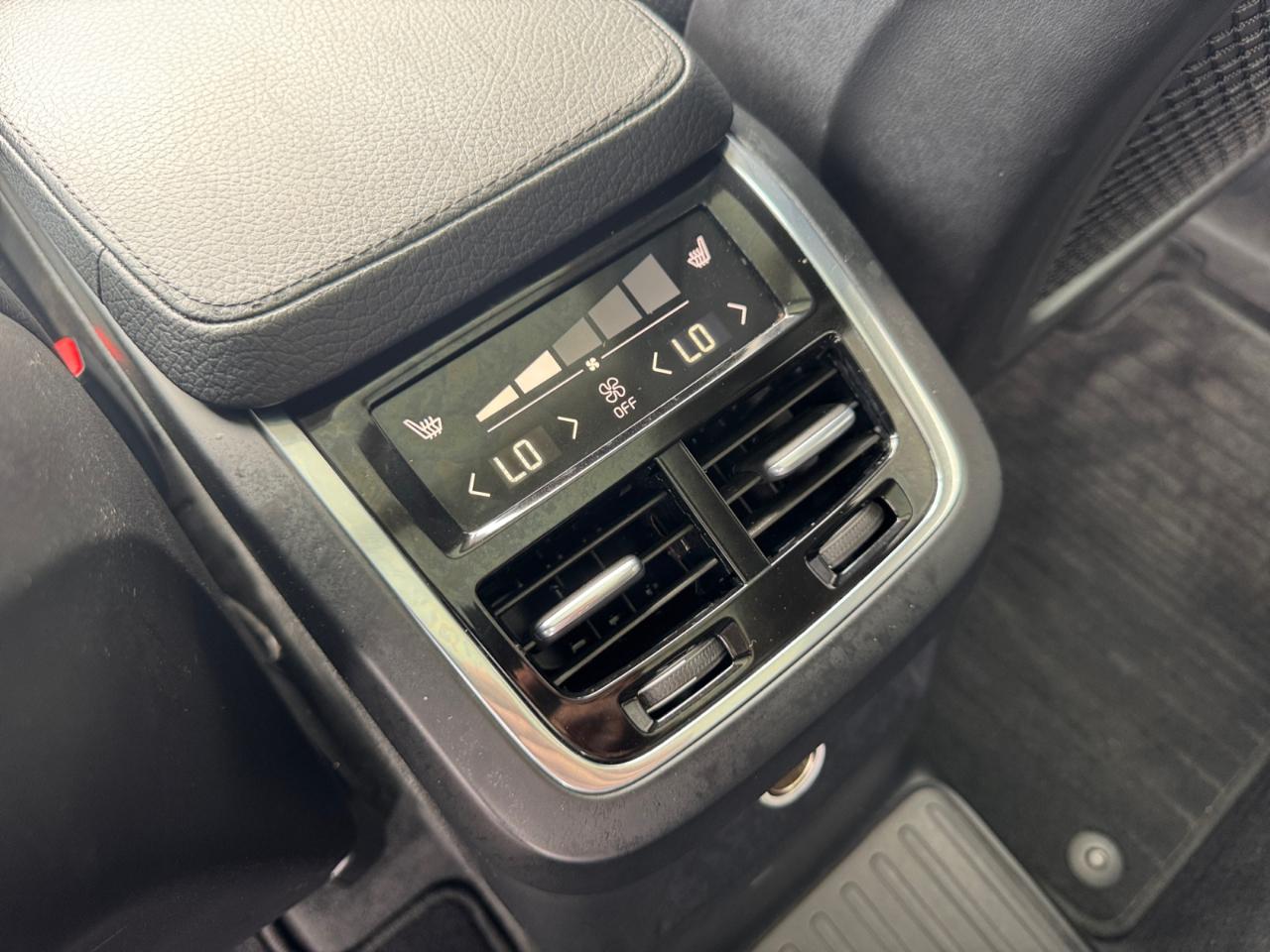 Volvo XC90 Hybrid AWD 4dr T8 Momentum 2016