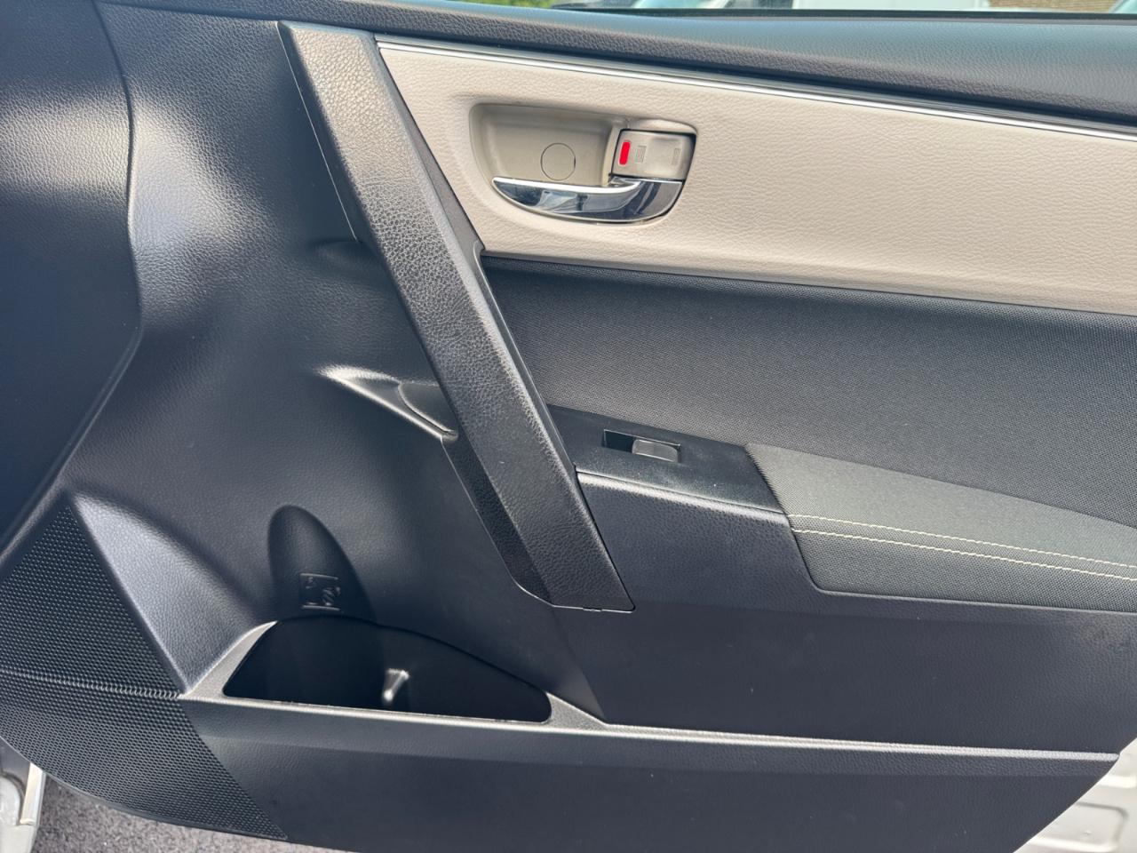 Toyota Corolla LE CVT (Natl) 2017