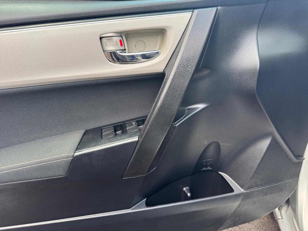 Toyota Corolla LE CVT (Natl) 2017