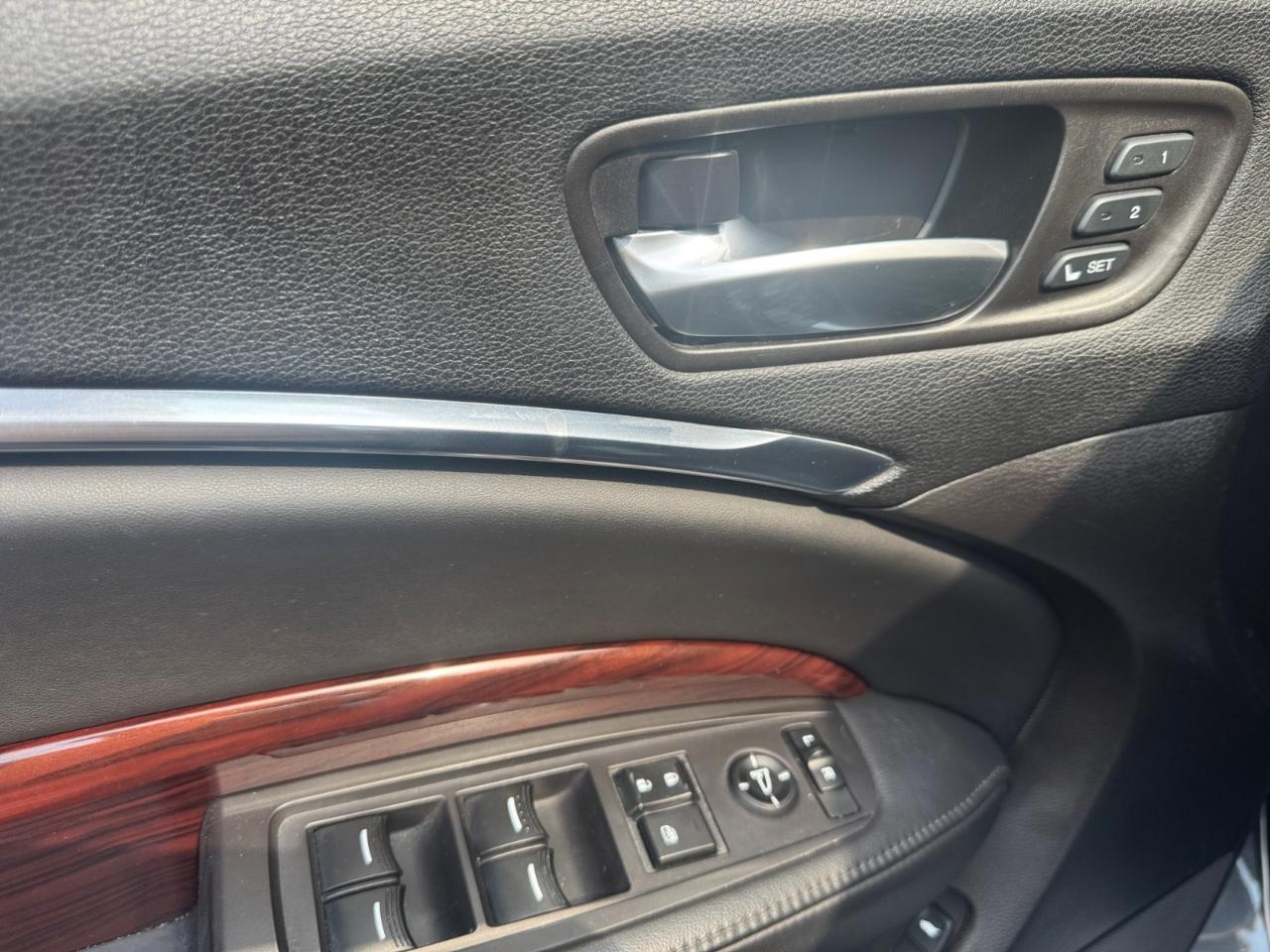 Acura MDX SH-AWD 4dr w/Advance 2016