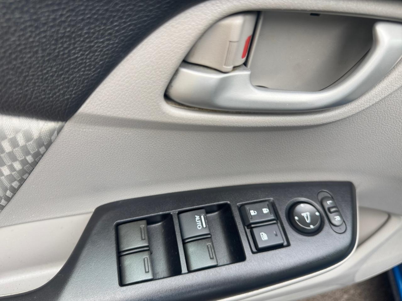 Honda Civic Sedan 4dr CVT LX 2015