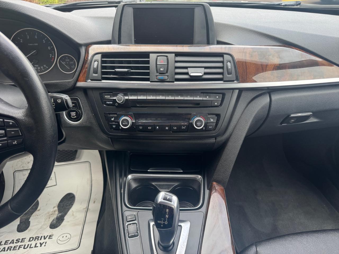 BMW 3 Series 4dr Sdn 328i xDrive AWD SULEV 2015