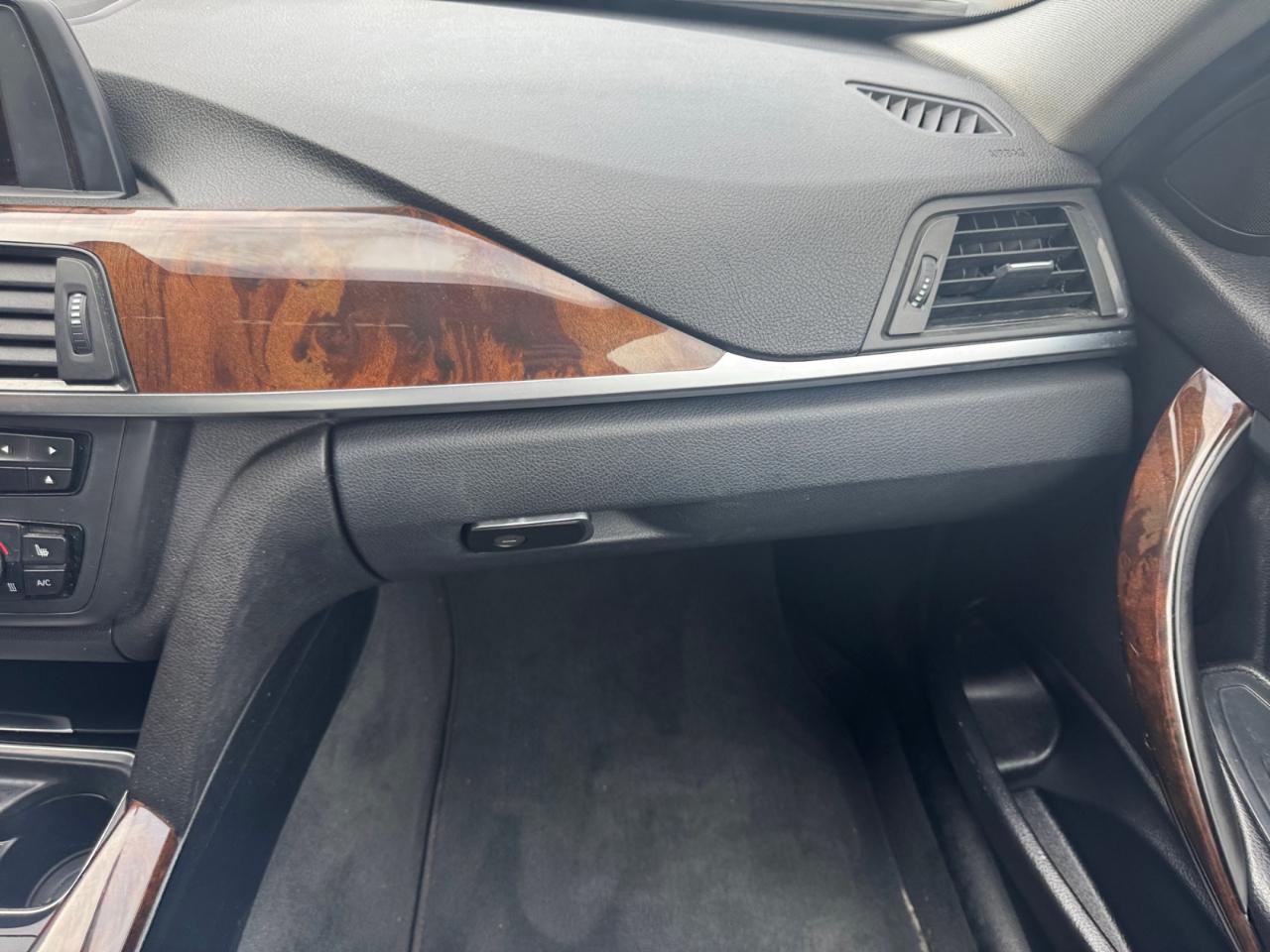 BMW 3 Series 4dr Sdn 328i xDrive AWD SULEV 2015