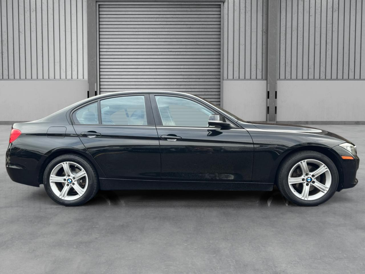 BMW 3 Series 4dr Sdn 328i xDrive AWD SULEV 2015